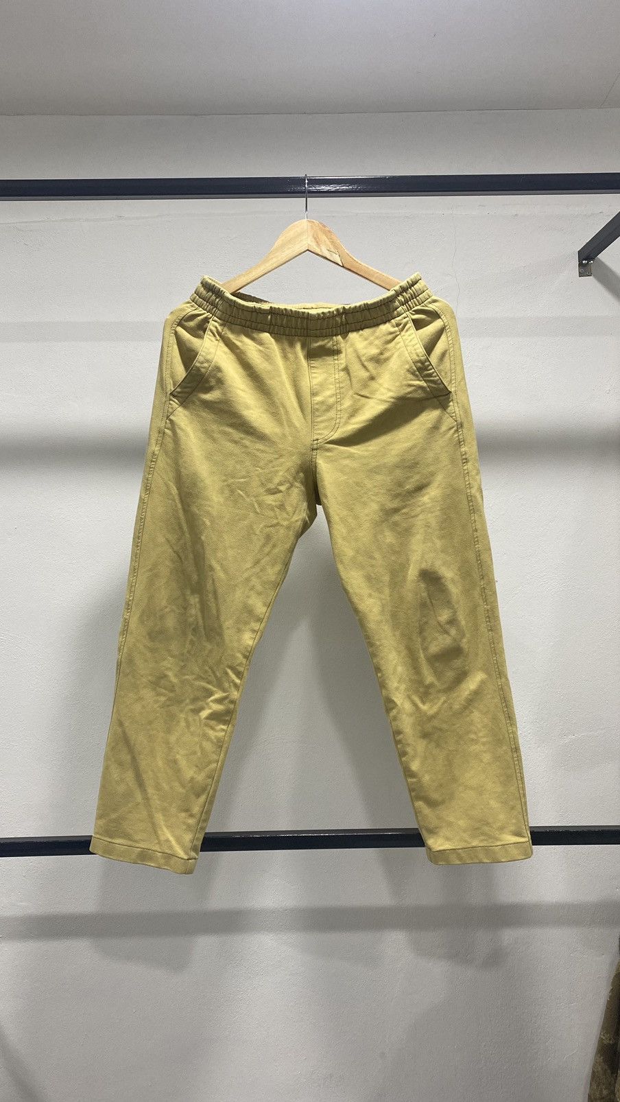 image of Uniqlo Acid Washed Sweatpants Ankle in Beige, Men's (Size 30)