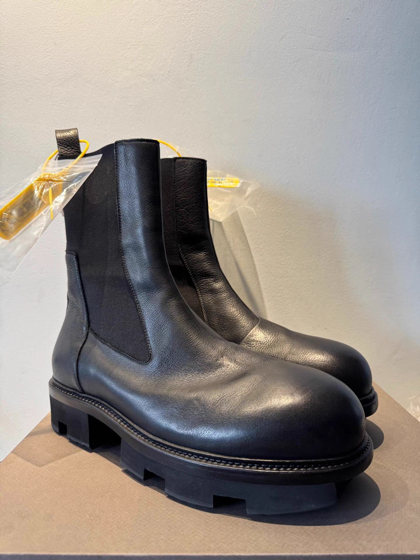 Rick Owens Rick Owens Bozo Megatooth Chelsea boots Size US 11 / EU 44 - 2 Thumbnail