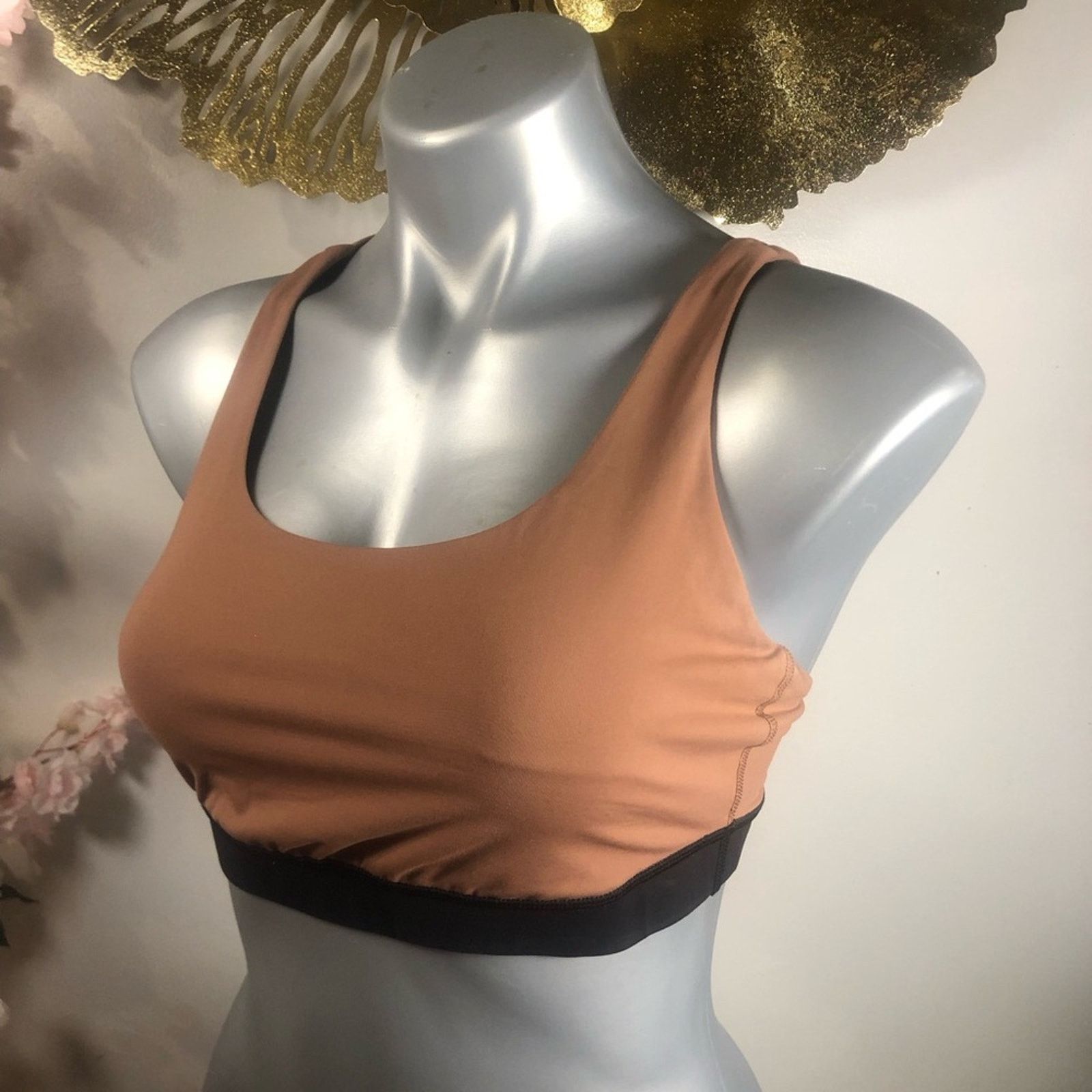Lululemon Lululemon sports bra cross back Tan Size M / US 6-8 / IT 42-44 - 3 Thumbnail