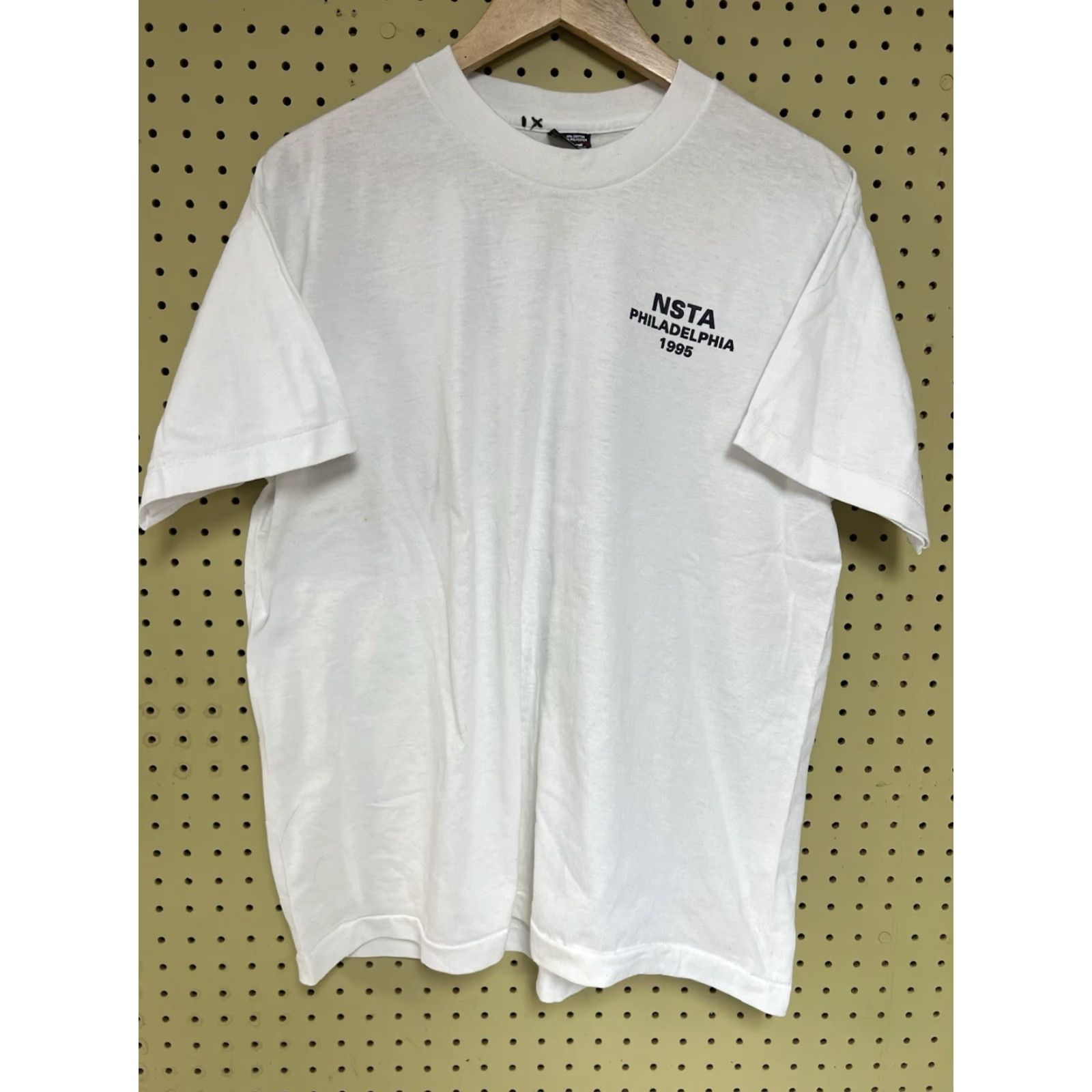 Fruit Of The Loom VINTAGE Fruit of the Loom T-Shirt XL White Unisex Adults Short Sleeve Crew Neck Single Stitch Graphic 1960s 1970s style Shirts Mustang? Size US XL / EU 56 / 4 - 2 Thumbnail
