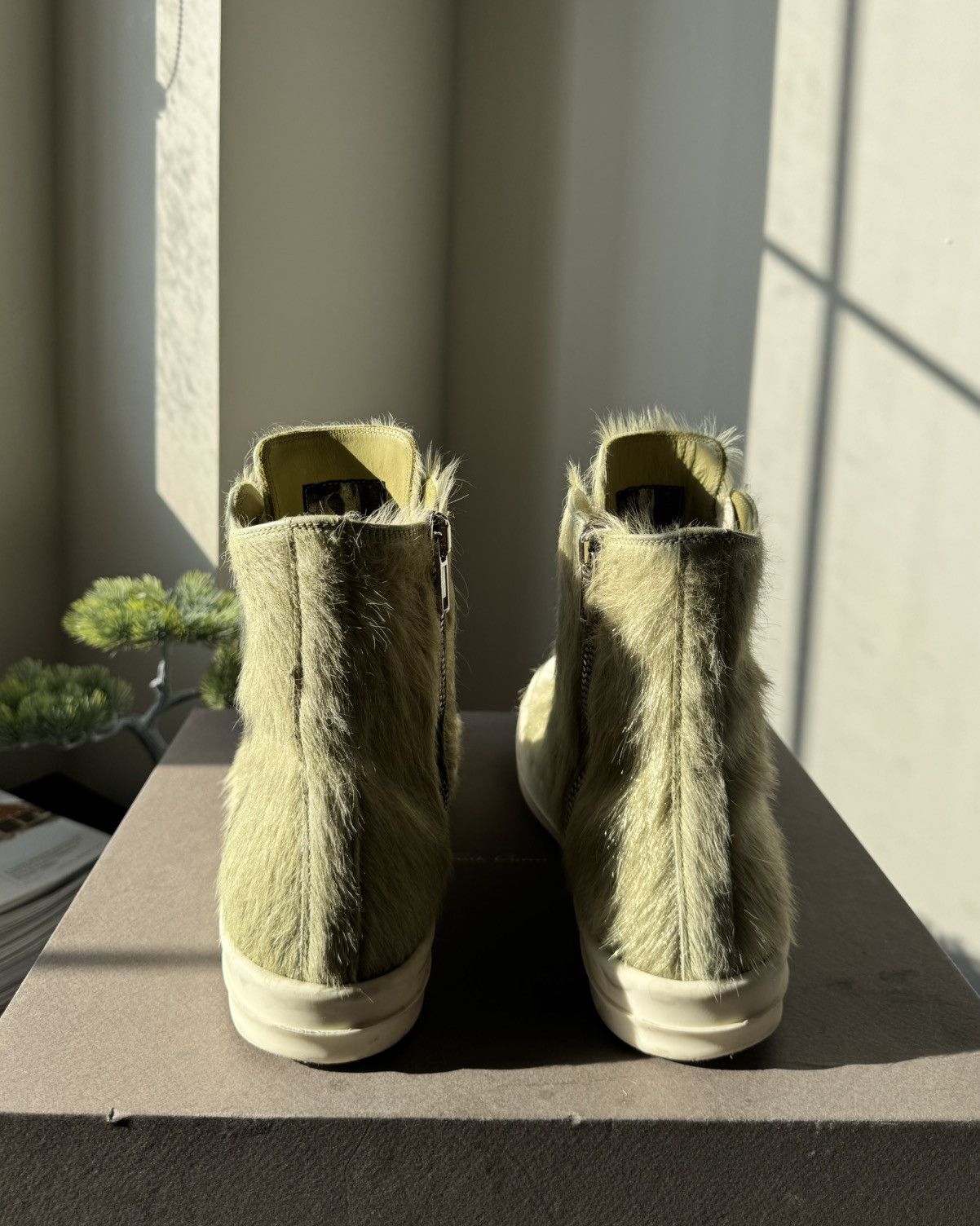 Rick Owens [Make Offer] Rick Owens Long hair Ramones Dirty in Acid/Milk Size US 9 / EU 42 - 8 Thumbnail