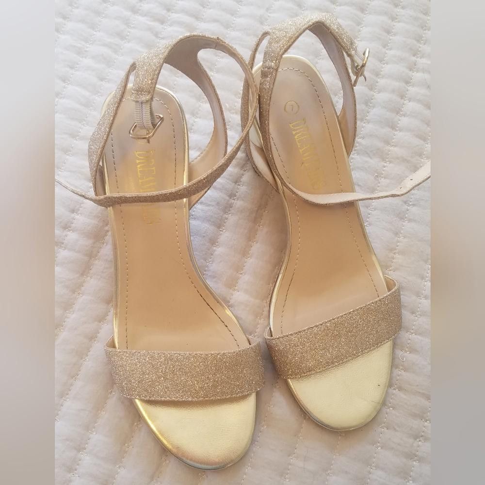 Designer Dream Pairs Gold Sandal Size 7 Size US 7 / IT 37 - 1 Thumbnail