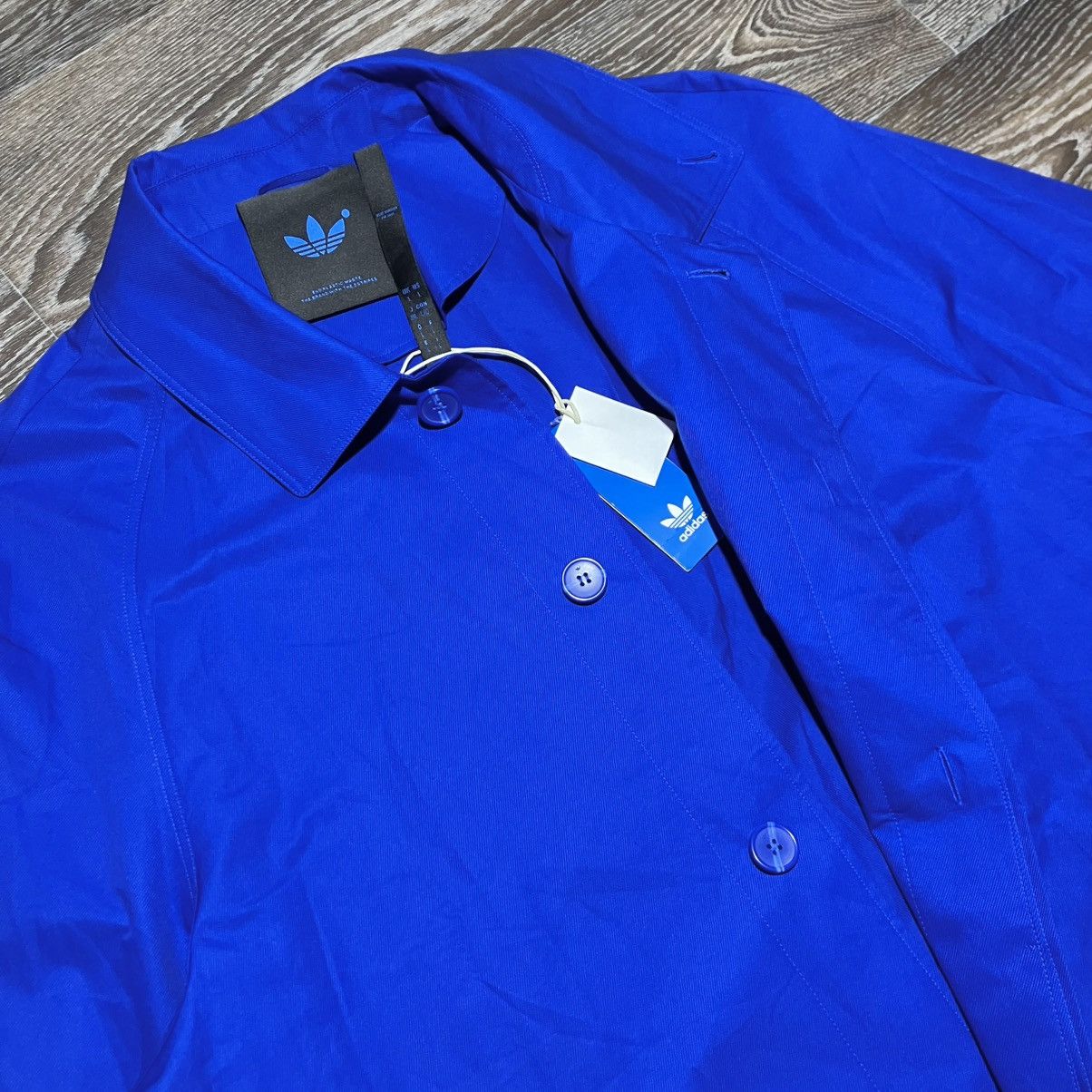 Adidas F/W’2022 ADIDAS Blue Version Essentials Mackintosh Jacket Size US L / EU 52-54 / 3 - 11 Thumbnail