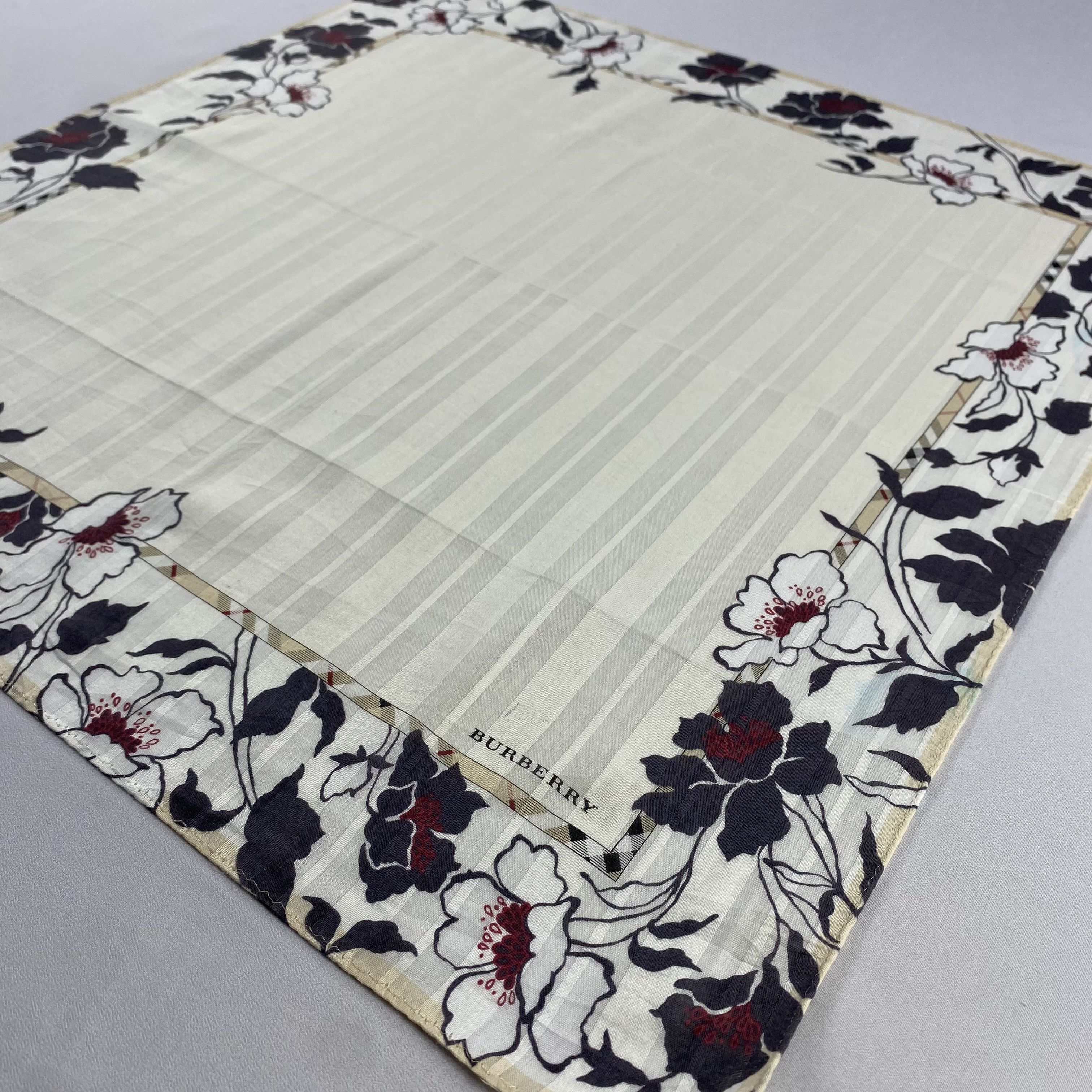 Burberry × Vintage Burberry Handkerchief / Neckerchief / Bandana-P1333 Size ONE SIZE - 2 Thumbnail