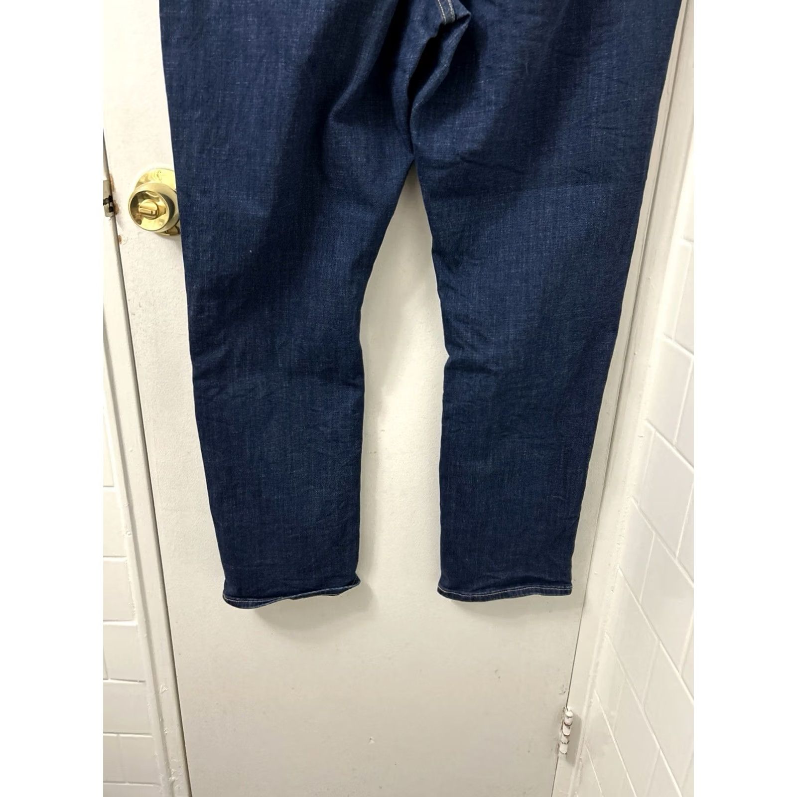 Levi's Levi's Jeans Classic Straight Womens Size 38x30 Dark Wash Mid Rise Denim 5-Pocket Stretch Jeans Womens Size 26" / US 2 / IT 38 - 7 Thumbnail