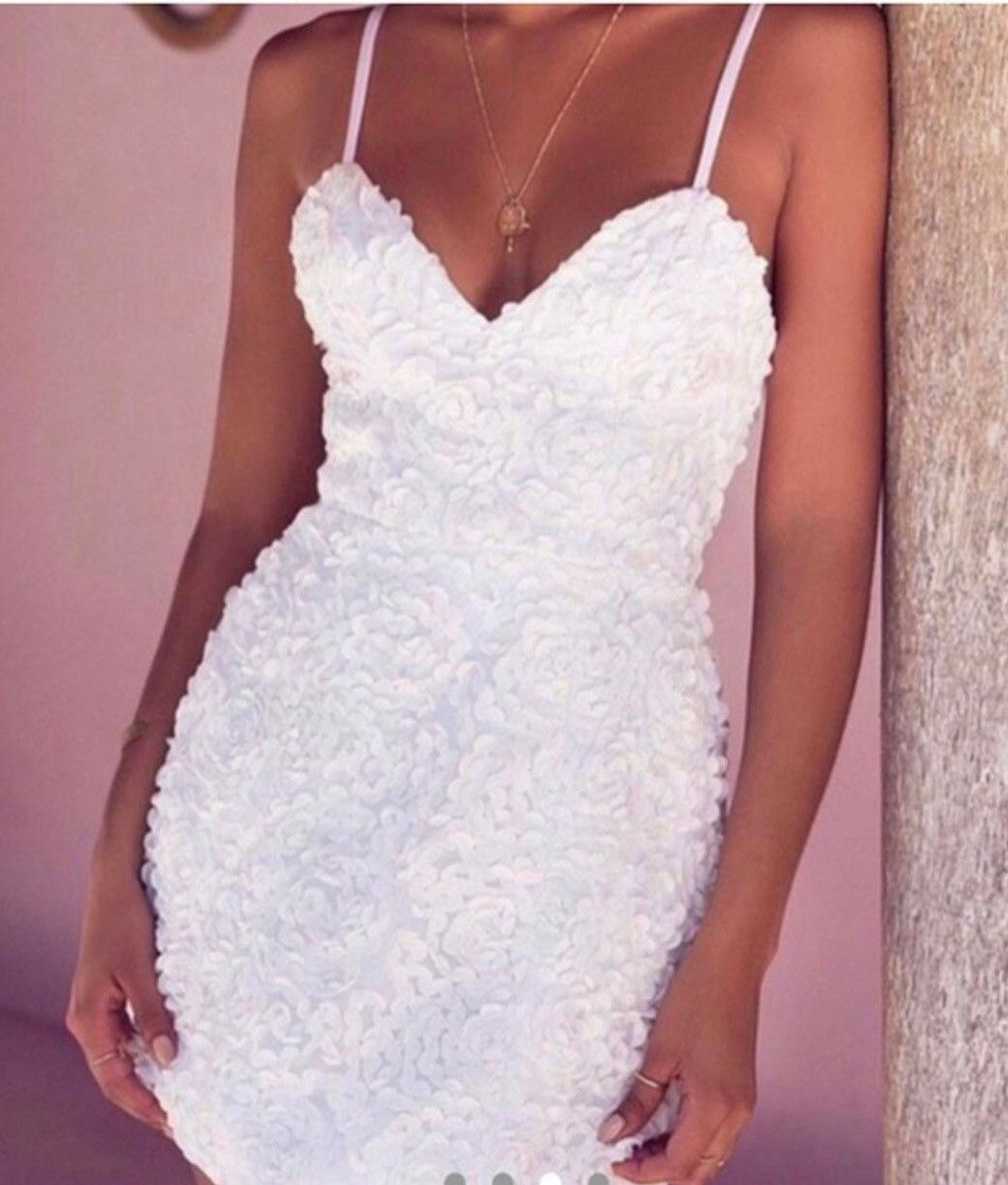 House of CB Desiree texture embroidery dress from House of CB Size S / US 4 / IT 40 - 3 Thumbnail