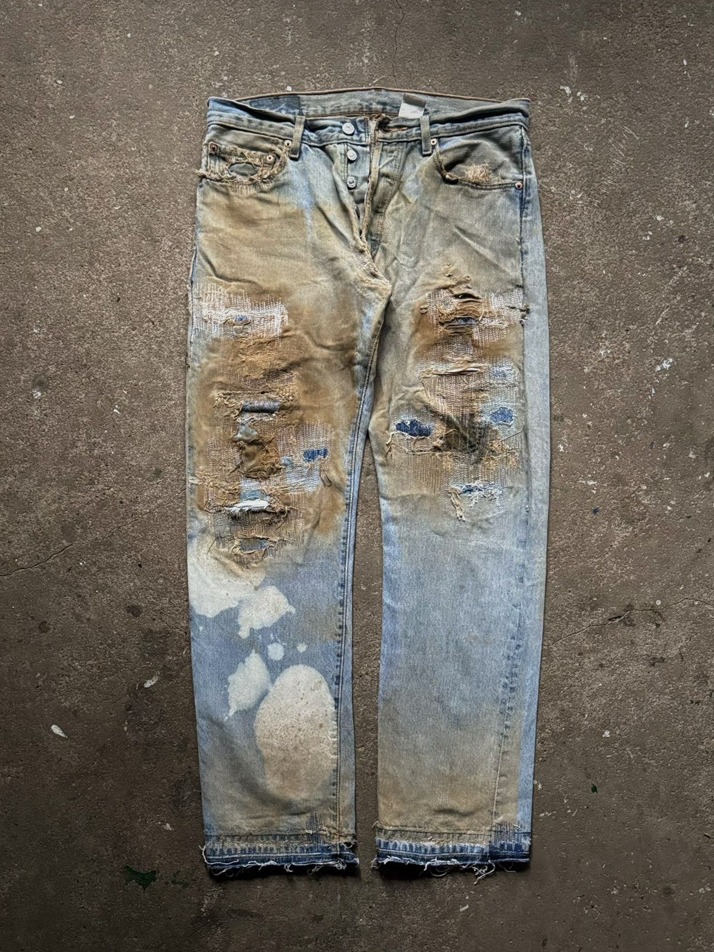 Vintage Vintage Levi's 501 Distressed Patch Jeans Size US 36 / EU 52 - 1 Thumbnail