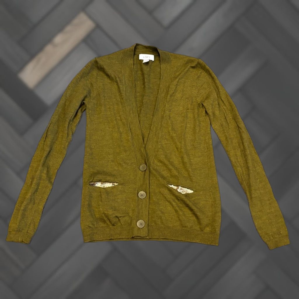 Loft VINTAGE? No. Ann Taylor Loft Cardigan Sweater Womens S Merino Wool Blend Green V Neck Knit Casual Fall Winter Spring Regular 1990s Womens Size S / US 4 / IT 40 - 1 Thumbnail