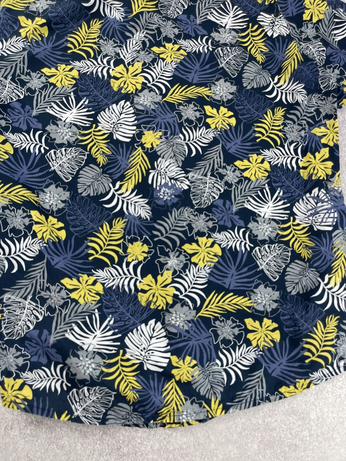 Hugo Boss Hugo Boss Rash Short Sleeve Shirt in Navy Floral Size S Size US S / EU 44-46 / 1 - 10 Thumbnail
