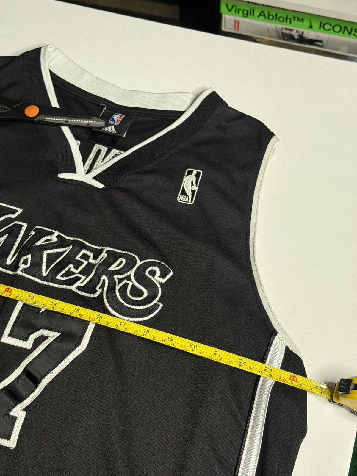 Adidas Adidas LA Lakers Jersey Bynum #17 “Black” [M] PREOWNED Size US M / EU 48-50 / 2 - 4 Thumbnail