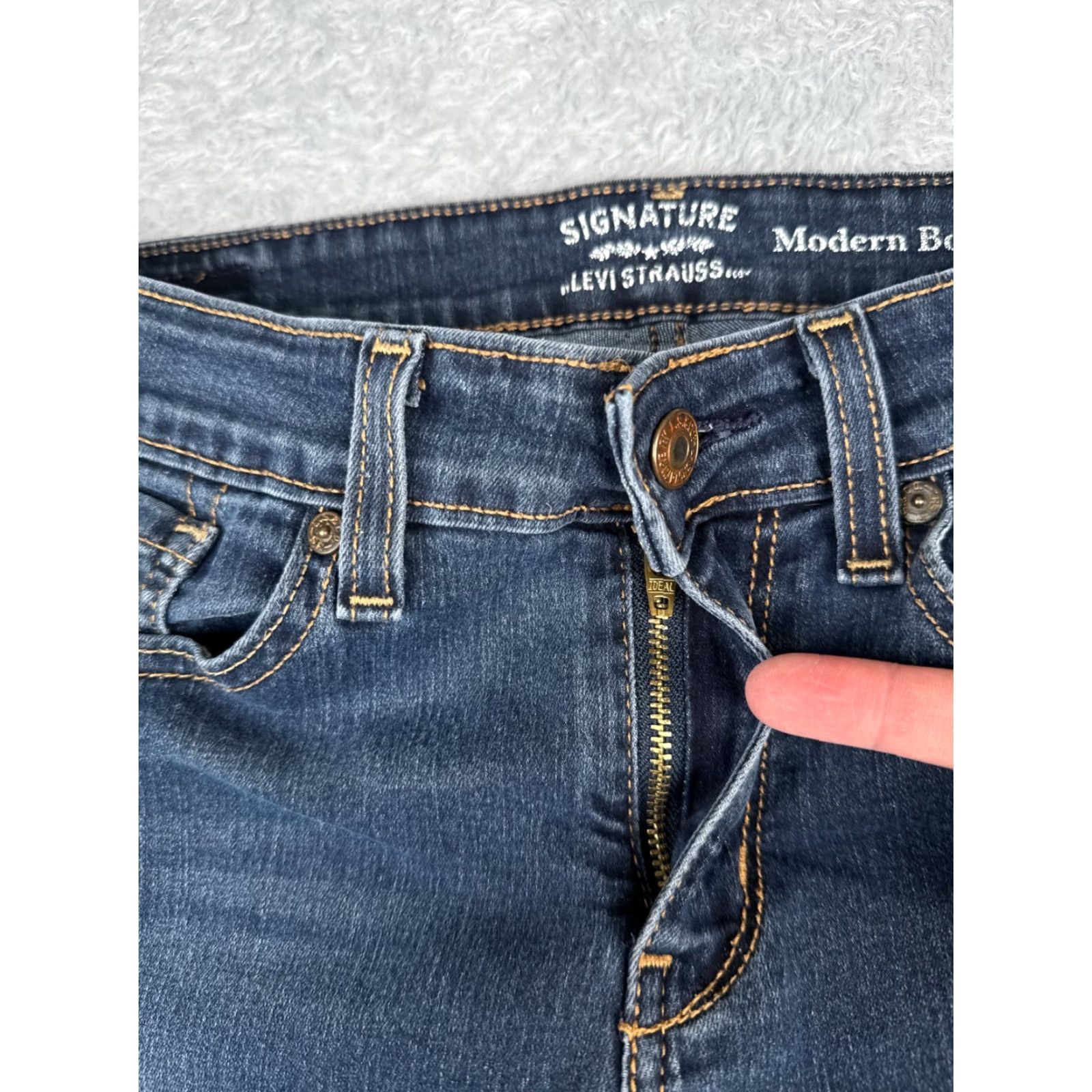 Levi's Levis Jeans Womens 6 Blue Denim Boot Cut Modern Cotton Blend Dark Retro 28x27 Womens Size 28" / US 6 / IT 42 - 5 Thumbnail