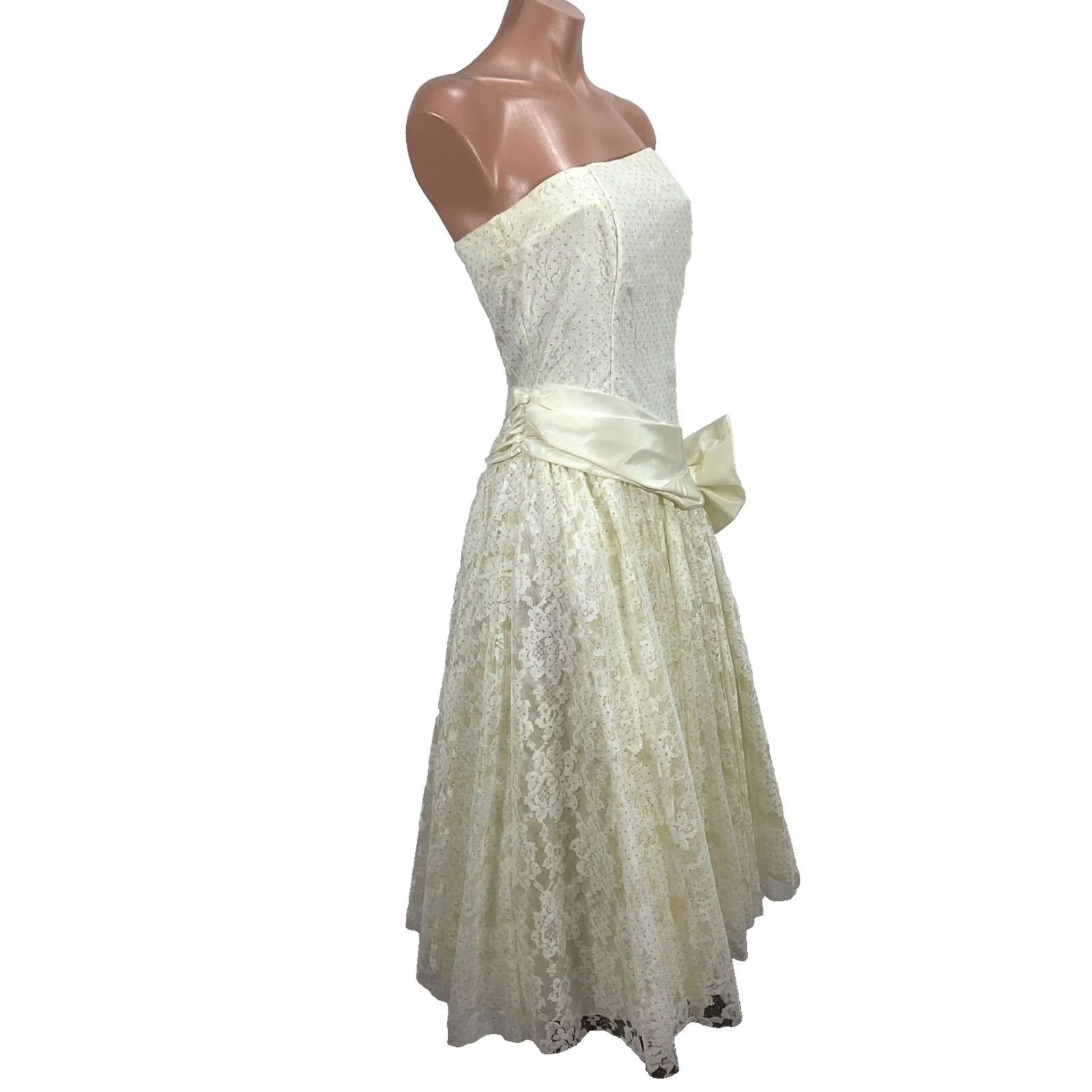 Vintage VINTAGE 80s Prom Dress Gown Strapless Lace Wedding Bridal Ivory Full Skirt S/M Size 28" / US 6 / IT 42 - 5 Thumbnail