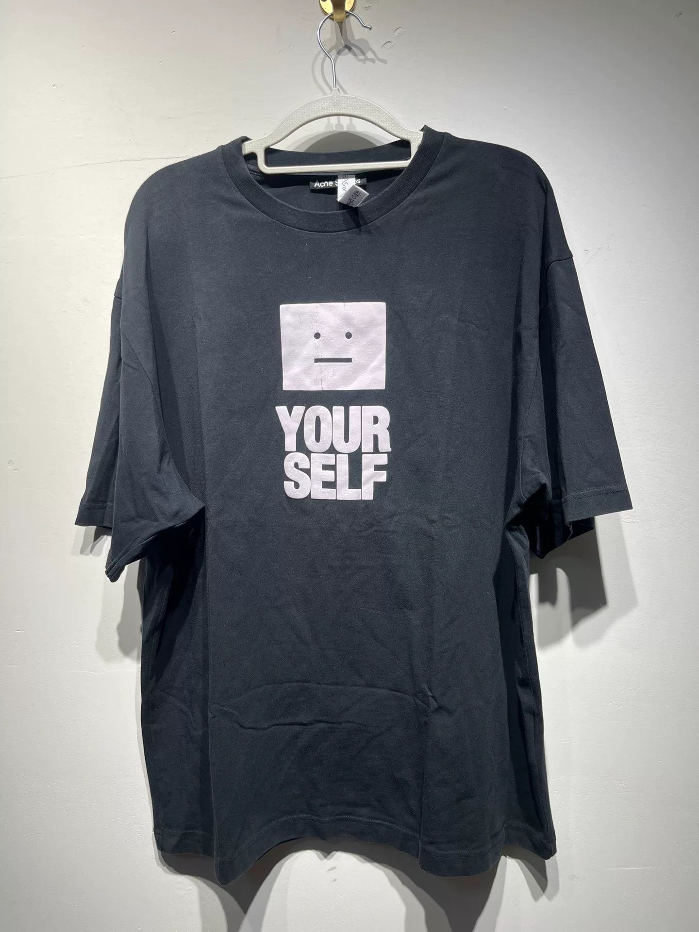 Acne Studios Acne Studios Printed Black T-Shirt M Women Size M / US 6-8 / IT 42-44 - 1 Thumbnail
