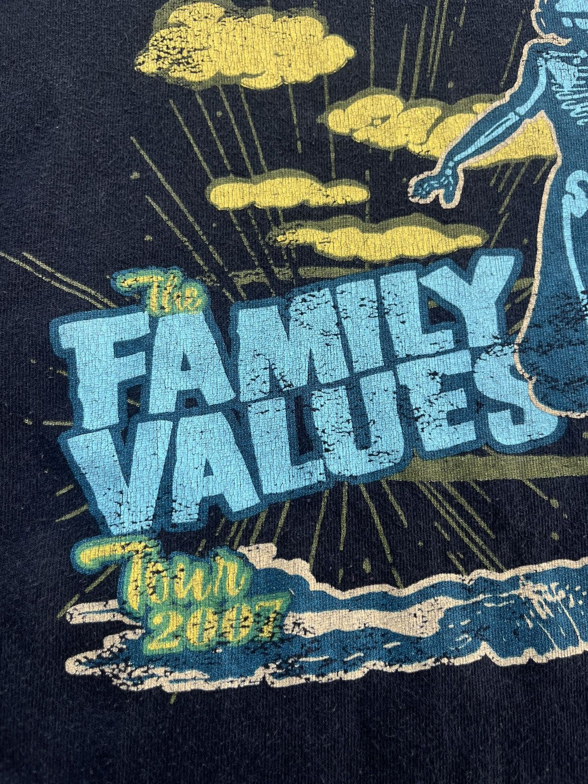 Band Tees × Vintage Vintage Family Values Tour 2007’s KoRn Evanscence .. T-shirt Size US M / EU 48-50 / 2 - 8 Thumbnail