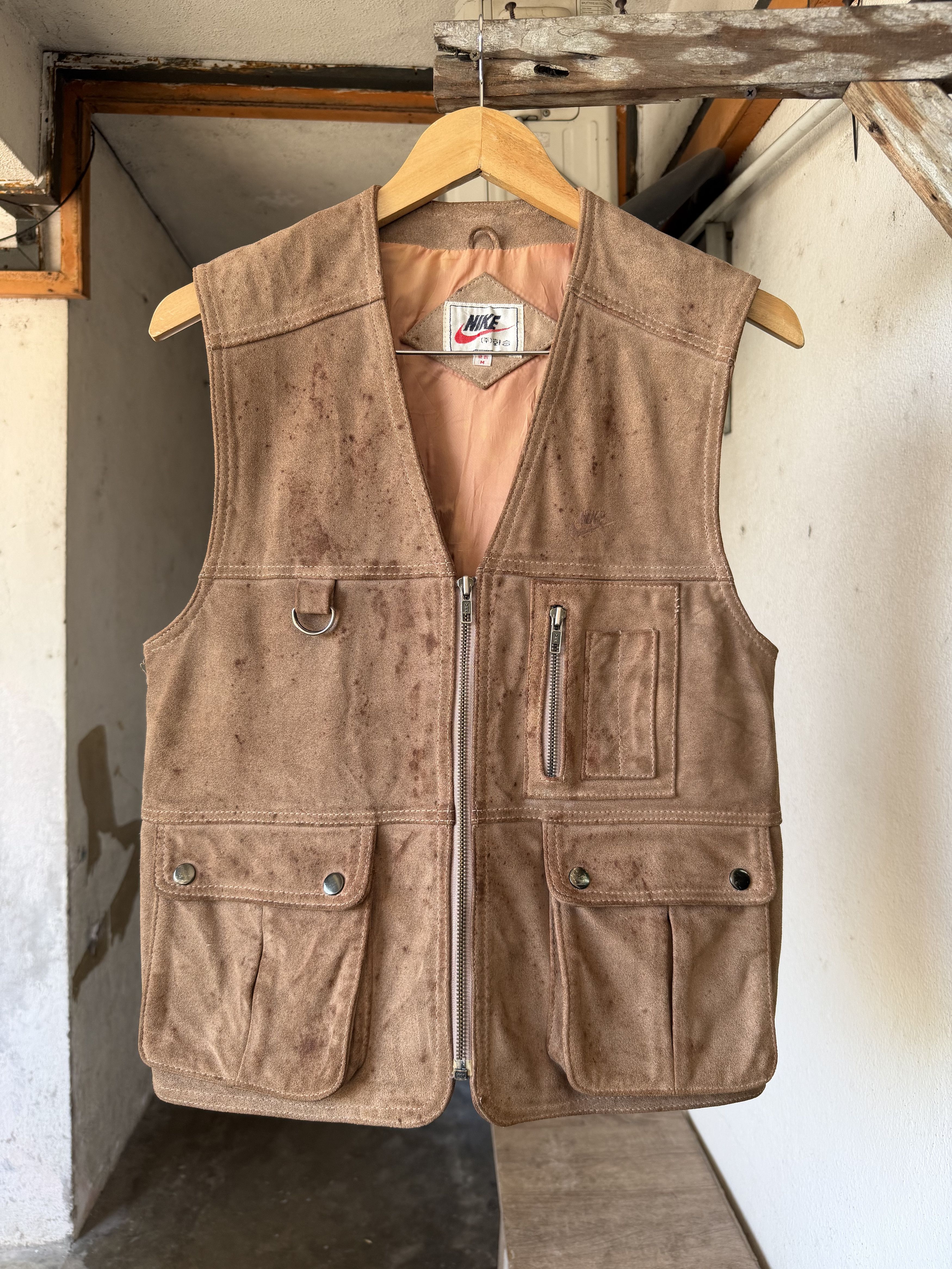 Nike Very Rare❗️Vintage 90s Nike Suede Leather Vest Jacket Size US M / EU 48-50 / 2 - 1 Thumbnail