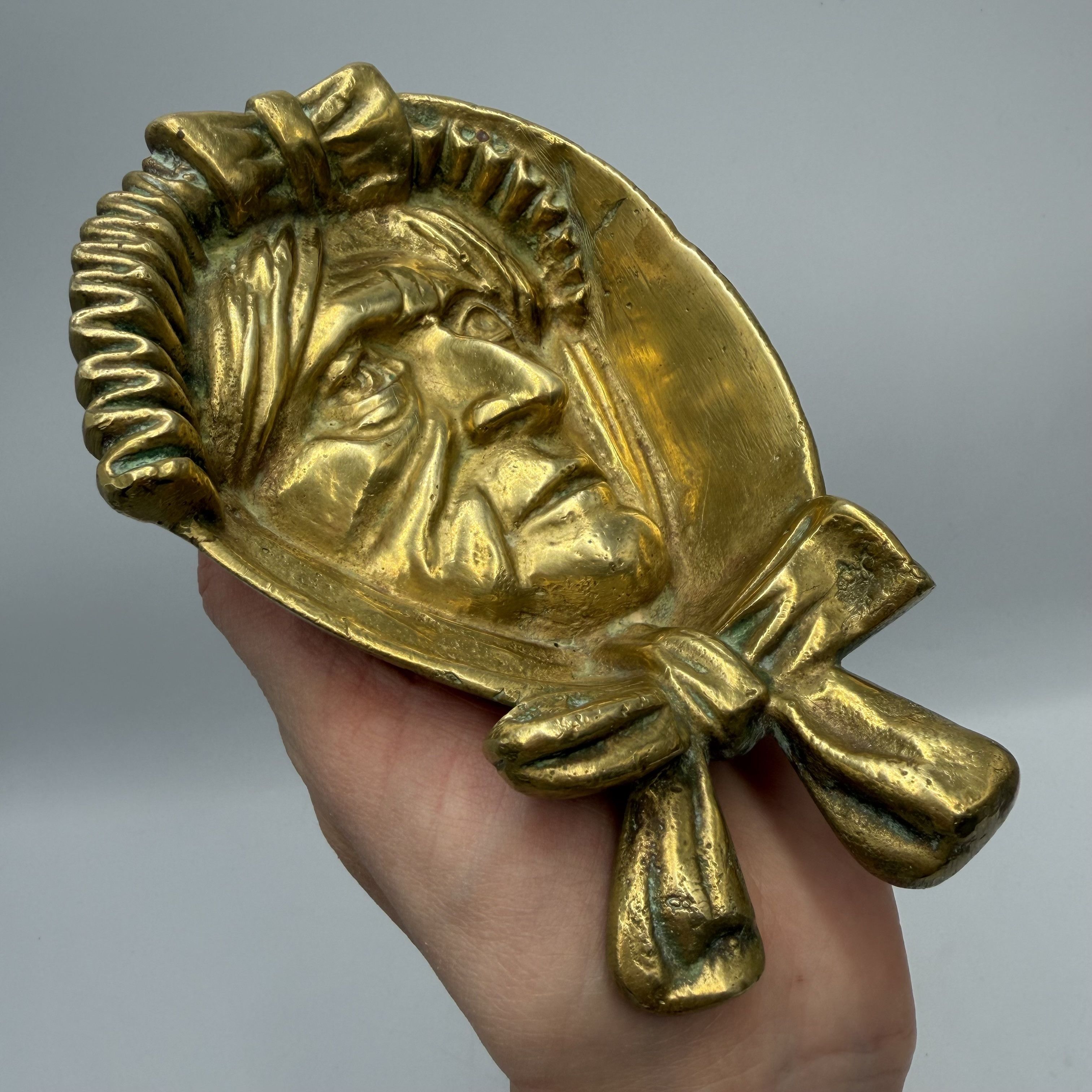 Vintage Vintage Bronze Ashtray Victorian Lady Bonnet Desk tray Size ONE SIZE - 7 Thumbnail