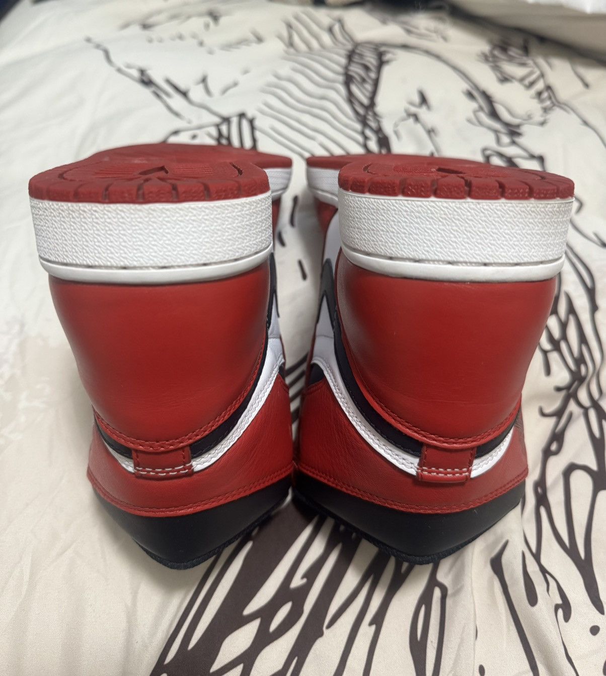 Jordan Brand × Vintage Jordan 1 Chicago 2015 Size US 8.5 / EU 41-42 - 4 Thumbnail