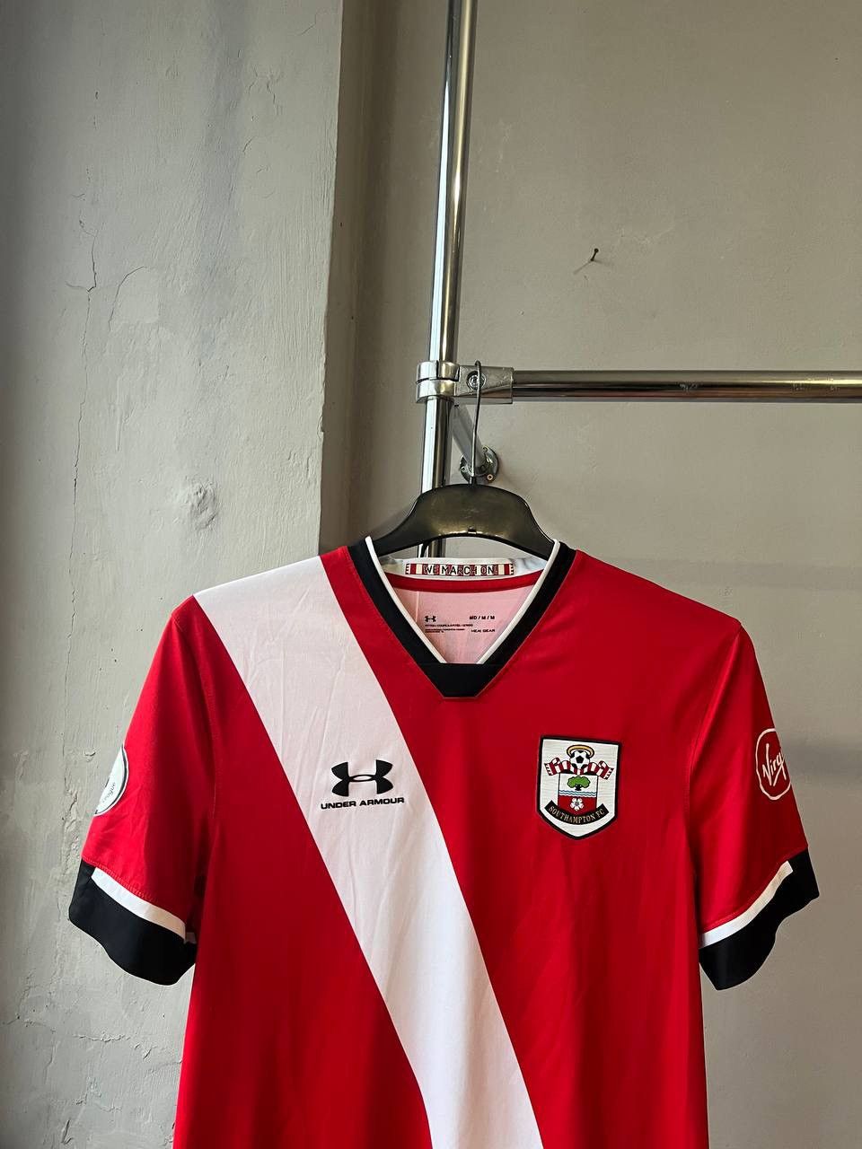 Under Armour 2020/21 SOUTHAMPTON #9 INGS HOME SOCCER JERSEY SHIRT SIZE M Size US M / EU 48-50 / 2 - 4 Thumbnail