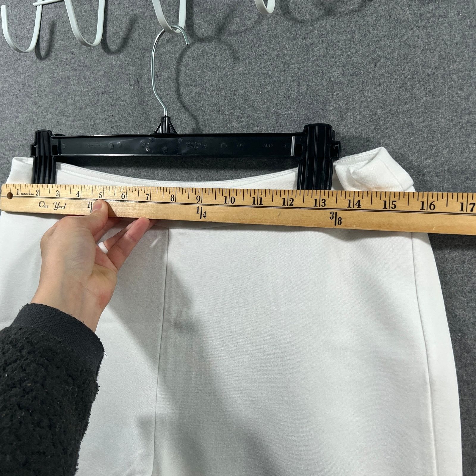 Other Joan Rivers Petite Signature Knit Capri Pants White Size 30" / US 8 / IT 44 - 6 Thumbnail