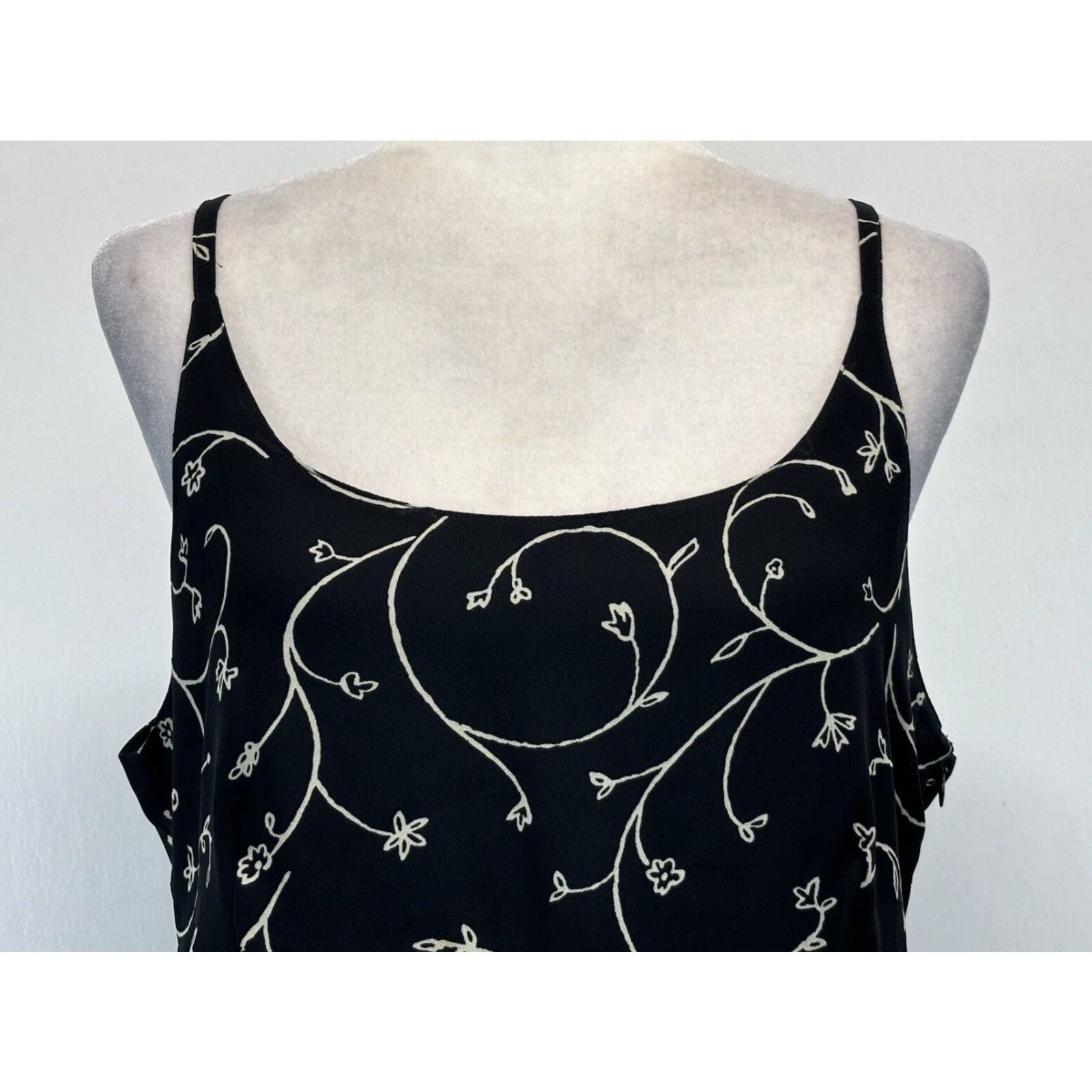 Old Navy Vintage Old Navy Y2K Dress Sz 12 Black Slip Mini Sleeveless Grunge Milkmaid Bust Victorian? Size XL / US 12-14 / IT 48-50 - 5 Thumbnail