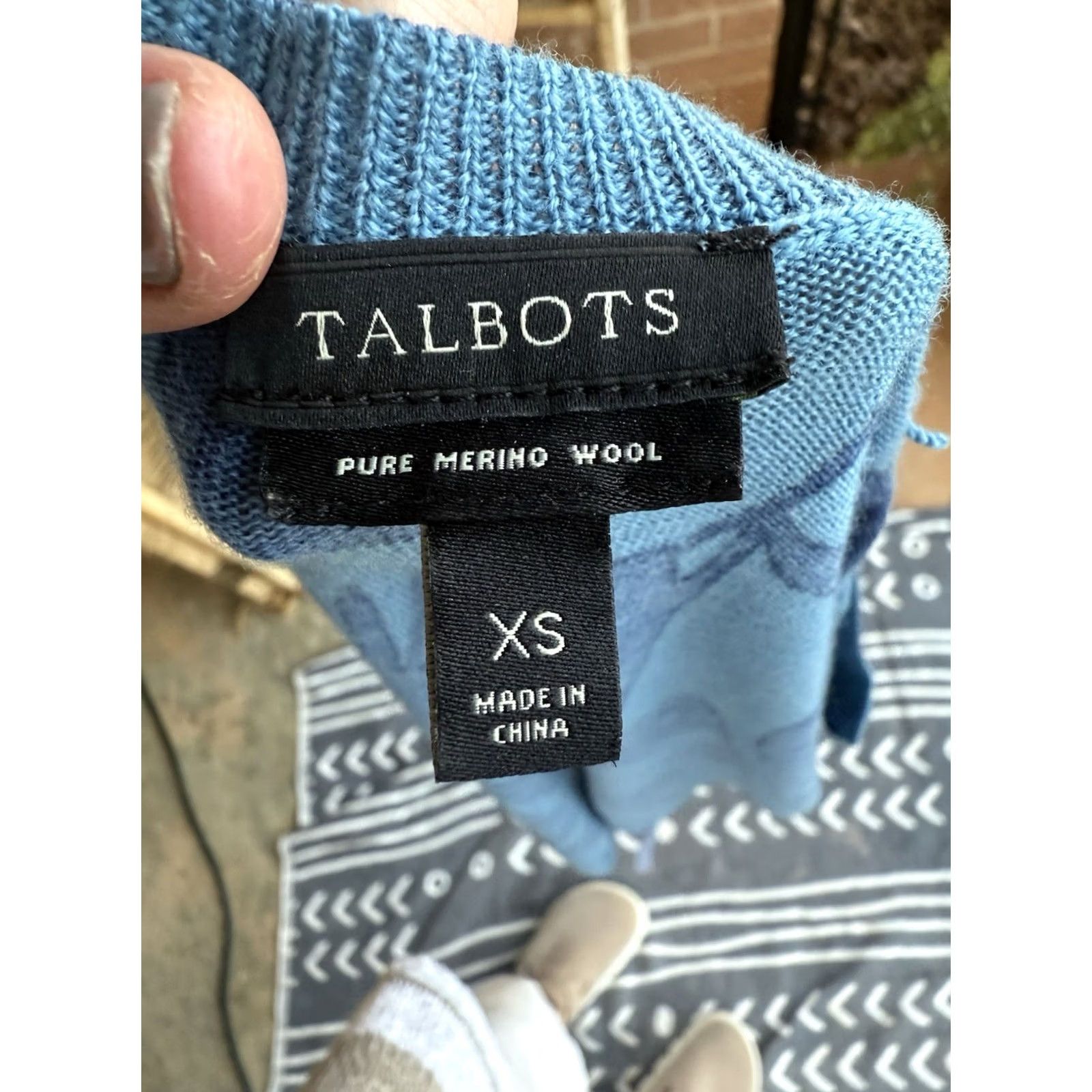 Talbots VINTAGE Talbots XS Pure Merino Wool Blue Floral Cardigan Sweater Women XS Cardigan Wool Blue Floral Size XS / US 0-2 / IT 36-38 - 5 Thumbnail