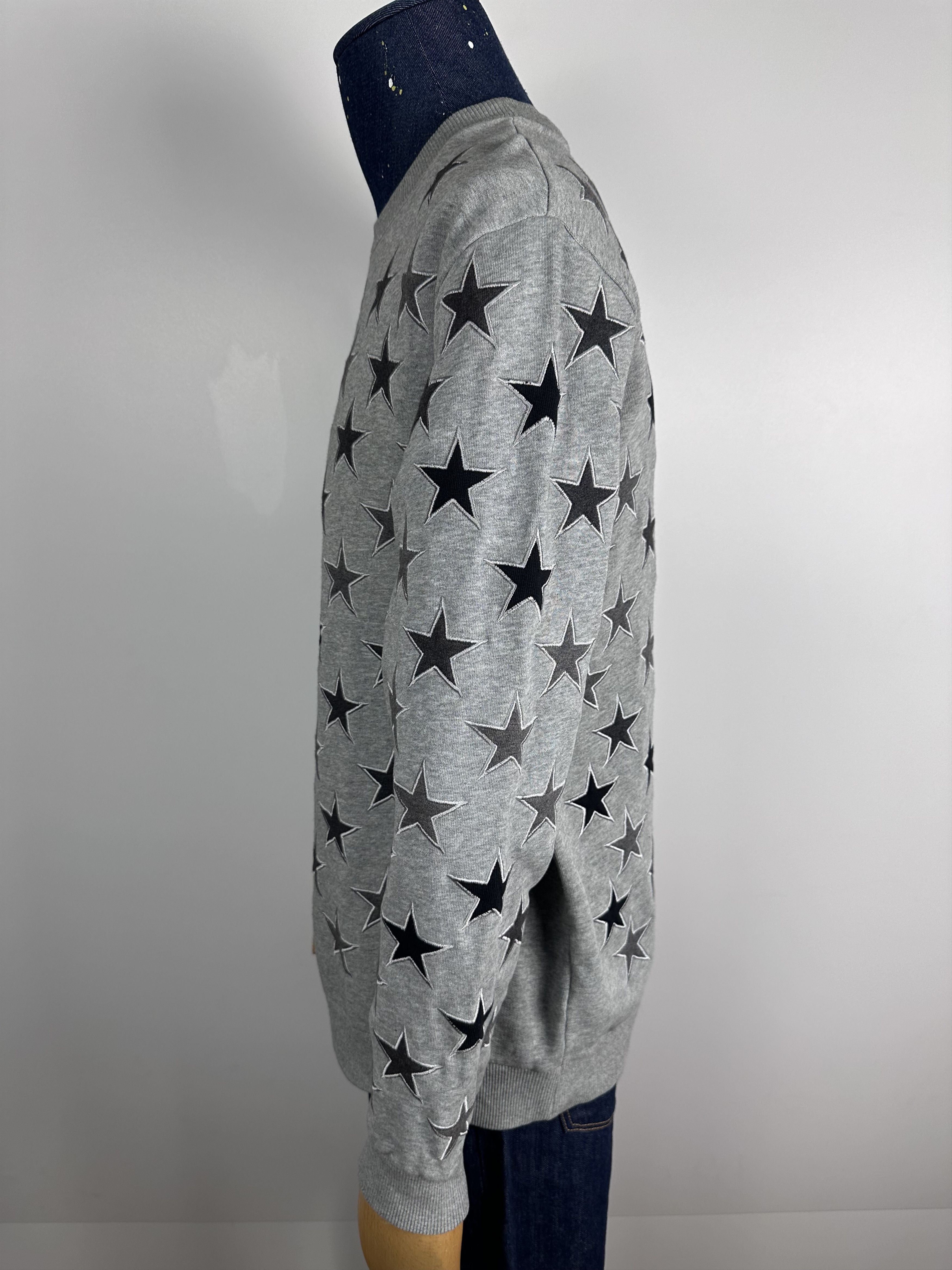 Givenchy × Grailed GIVENCHY Star Embroidered Sweatshirt Gray Mens Size L Size US L / EU 52-54 / 3 - 5 Thumbnail
