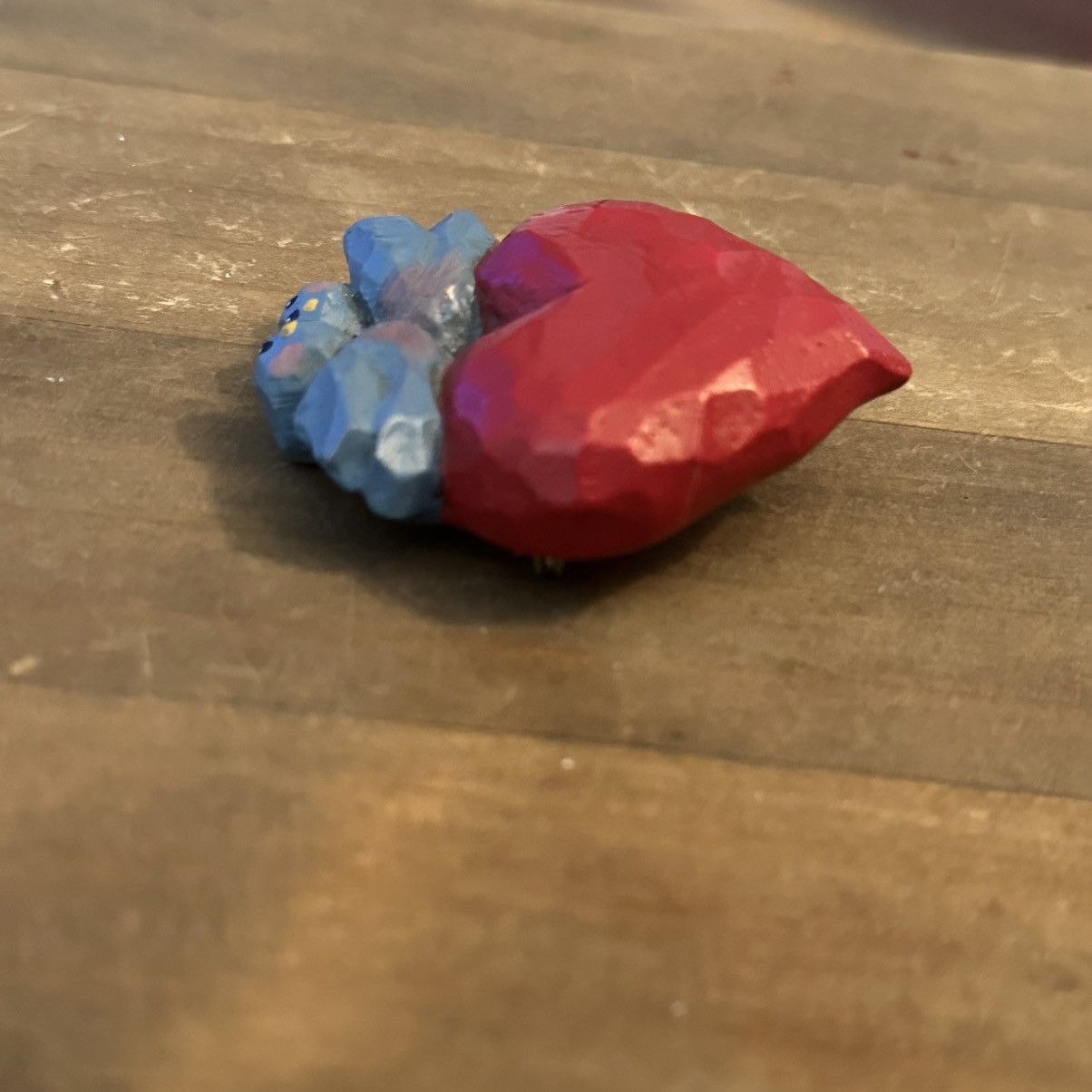 Vintage Vintage resin love birds and red heart brooch Size ONE SIZE - 3 Thumbnail