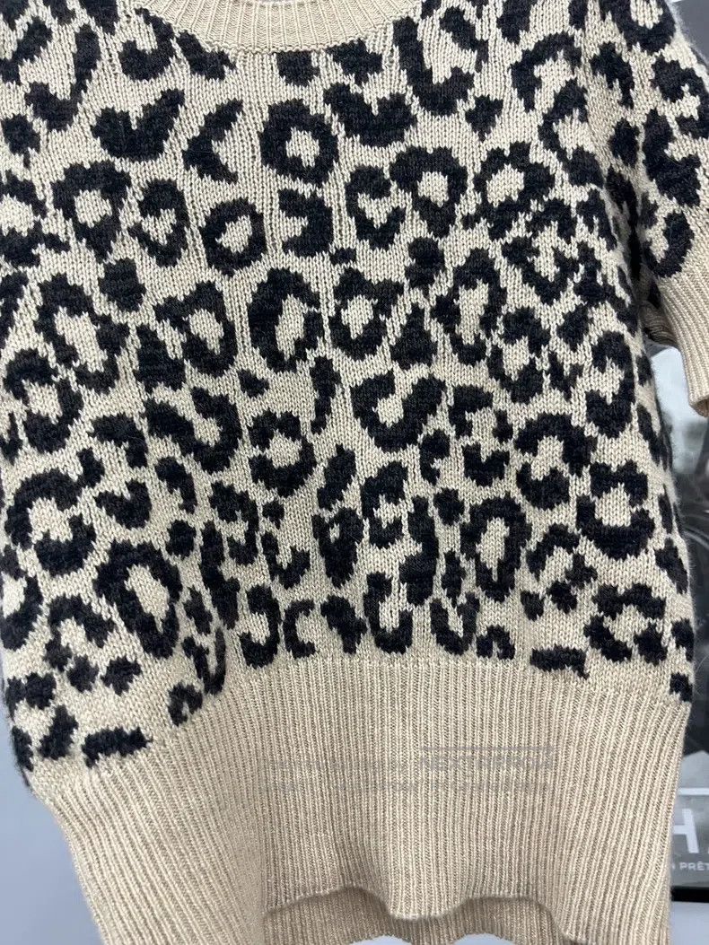 Dior Dior Leopard print cashmere knitted short sleeves Size XS / US 0-2 / IT 36-38 - 2 Thumbnail