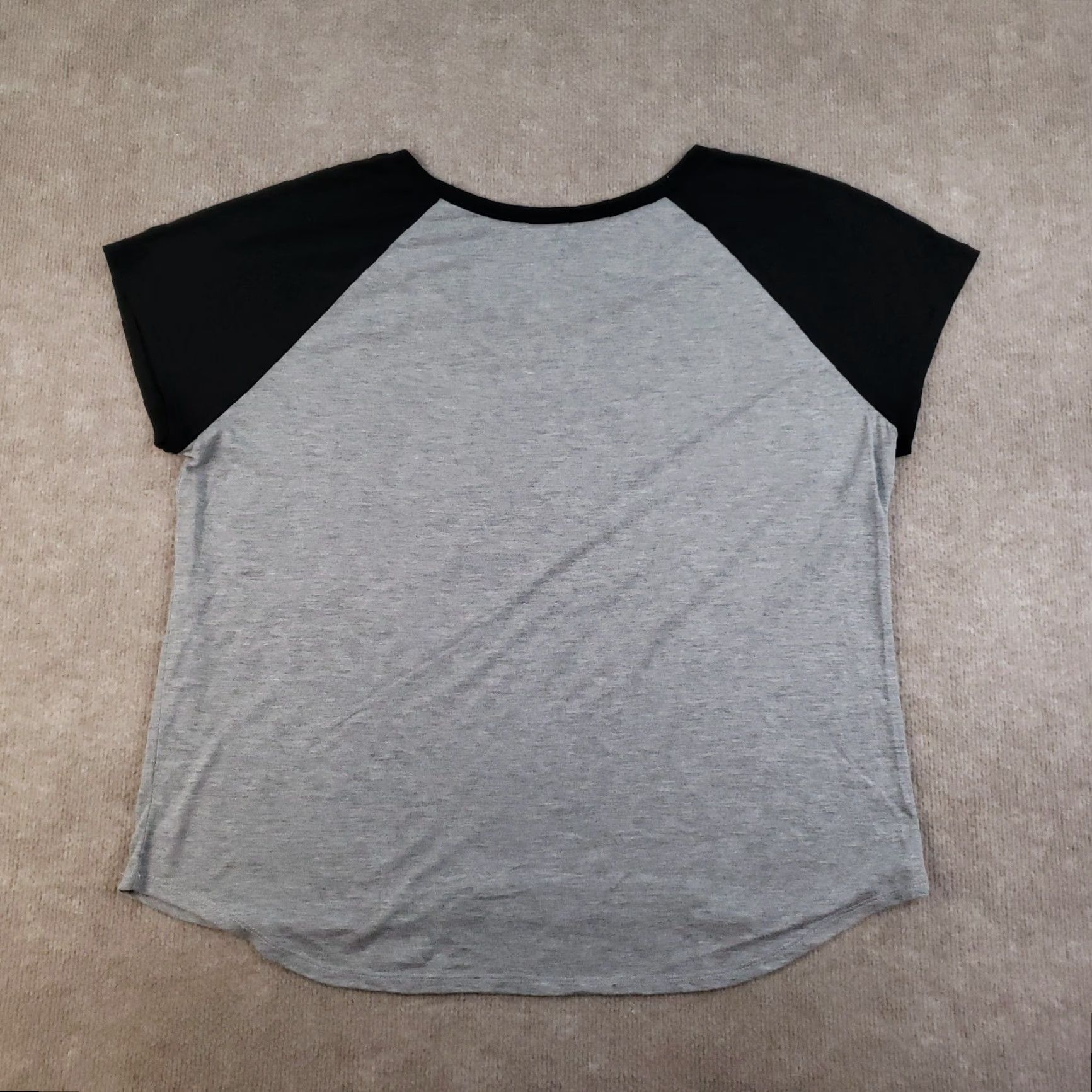 Disney Disney Mickey Minnie Mouse Shirt Womens 2X Gray Black Short Sleeve Graphic Tee Size XXL / US 16-18 / IT 52-54 - 7 Thumbnail