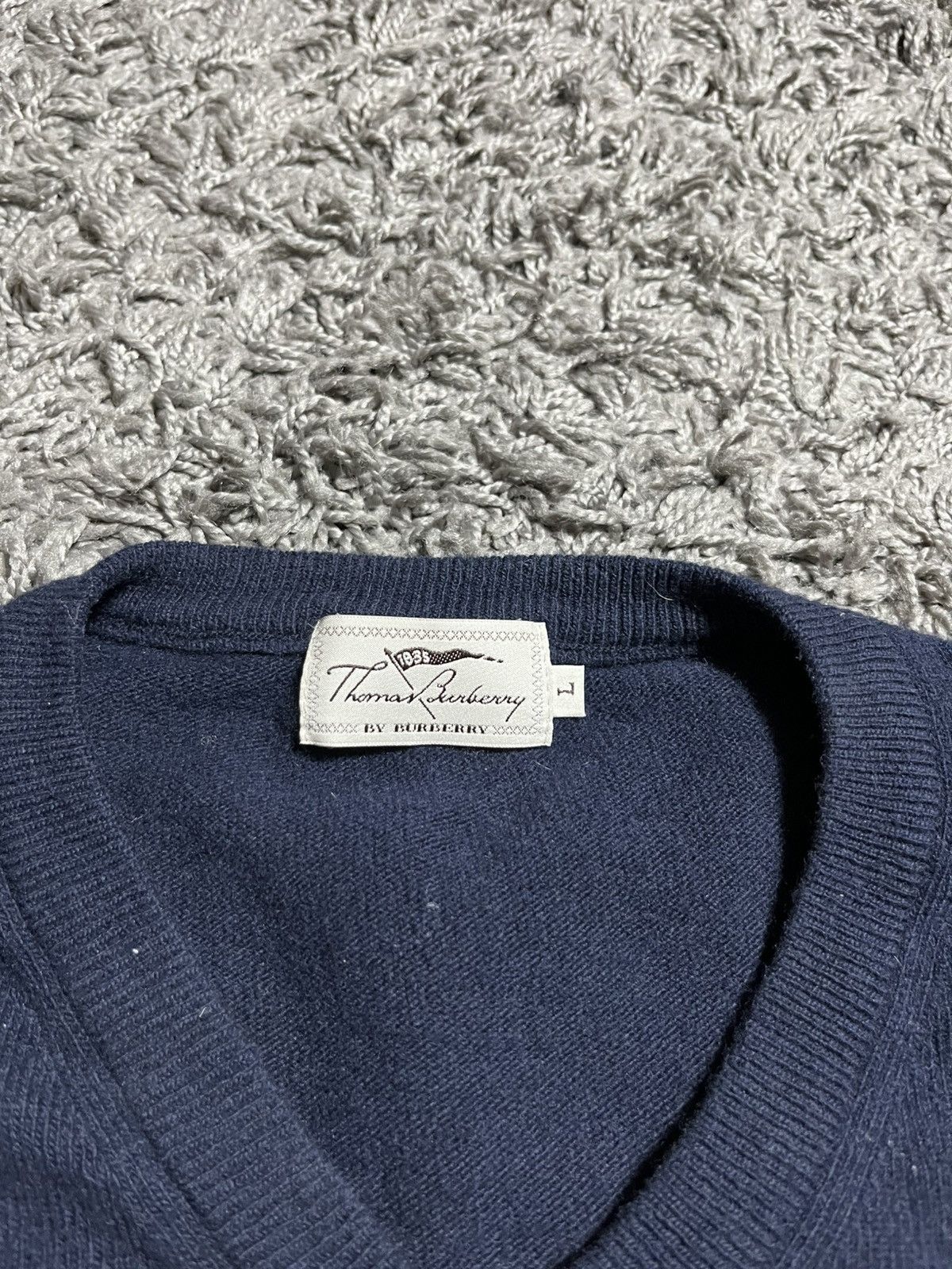Burberry THOMAS BURBERRY WOOL V-THROAT BASIC SWEATER Size US L / EU 52-54 / 3 - 3 Thumbnail