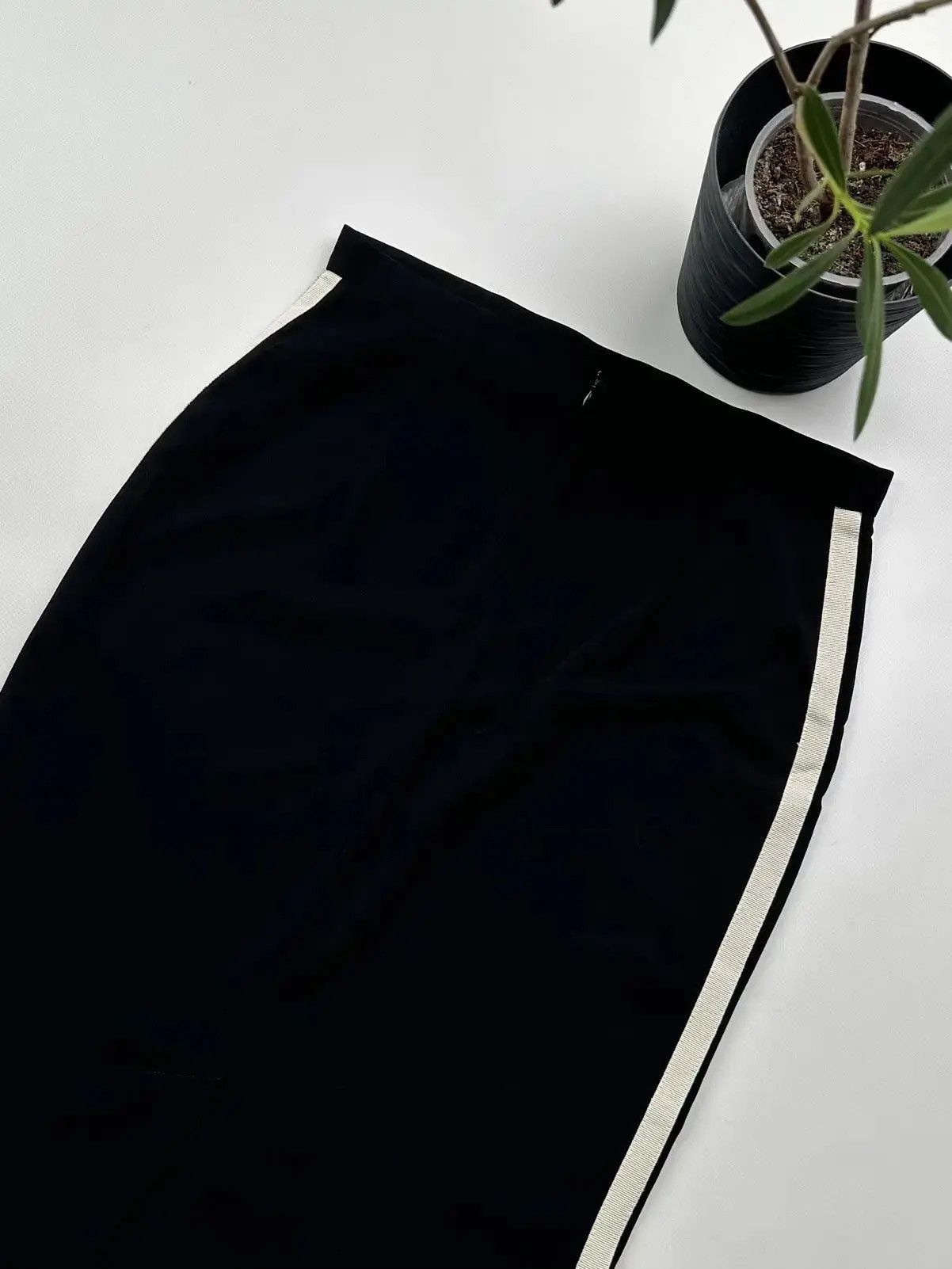 Balmain Pierre Balmain Midi Skirt (115) Size 30" / US 8 / IT 44 - 9 Thumbnail
