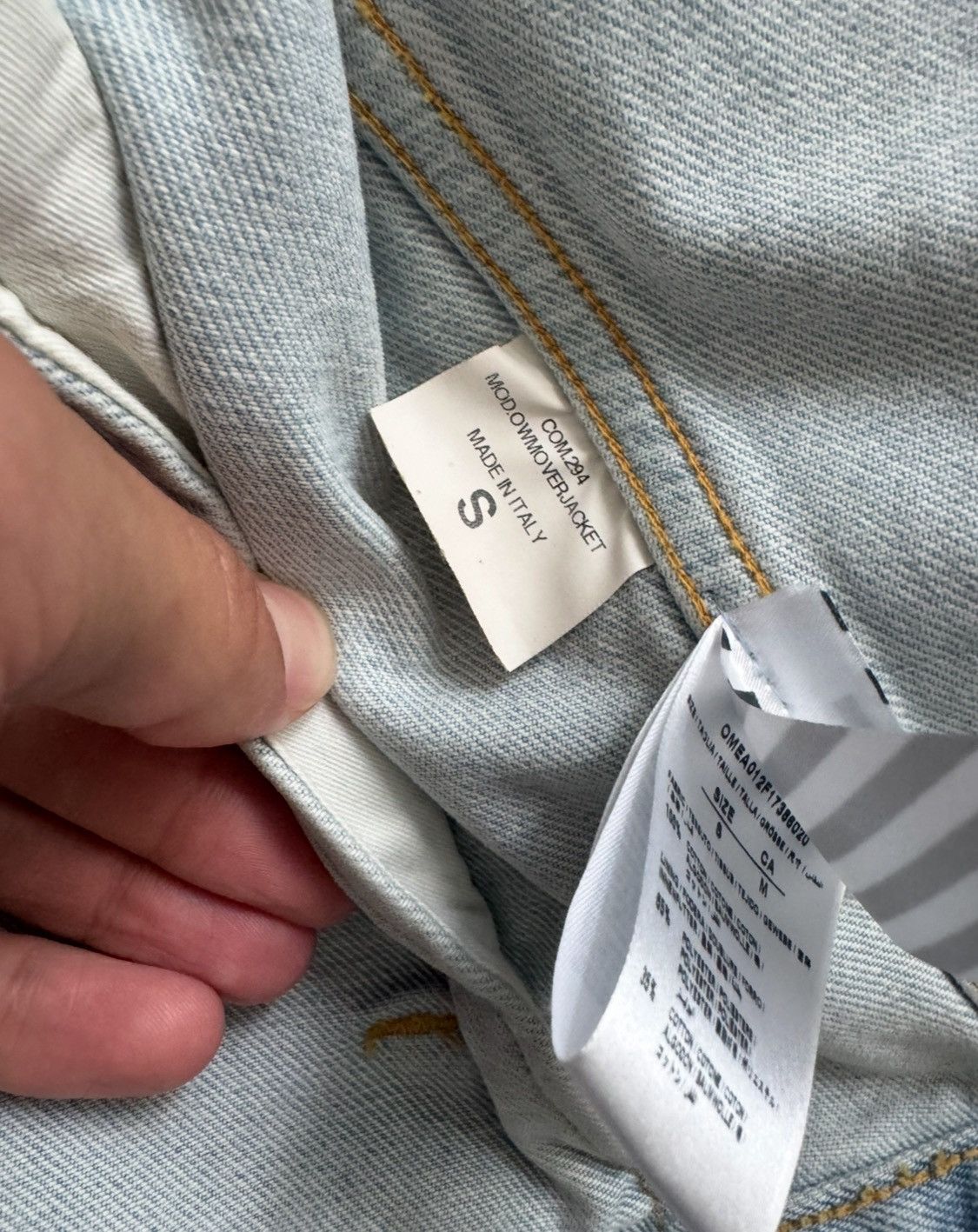 Off-White AUTHENTIC Off-White “Not Real” Graphic Denim Jacket Size US S / EU 44-46 / 1 - 5 Thumbnail