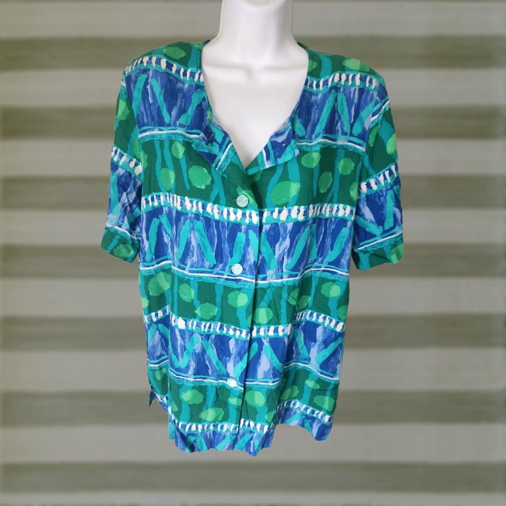 Vintage VINTAGE Two Twenty Shirt M Green 1990s Rayon Women’s Button Up Top Size M / US 6-8 / IT 42-44 - 1 Thumbnail