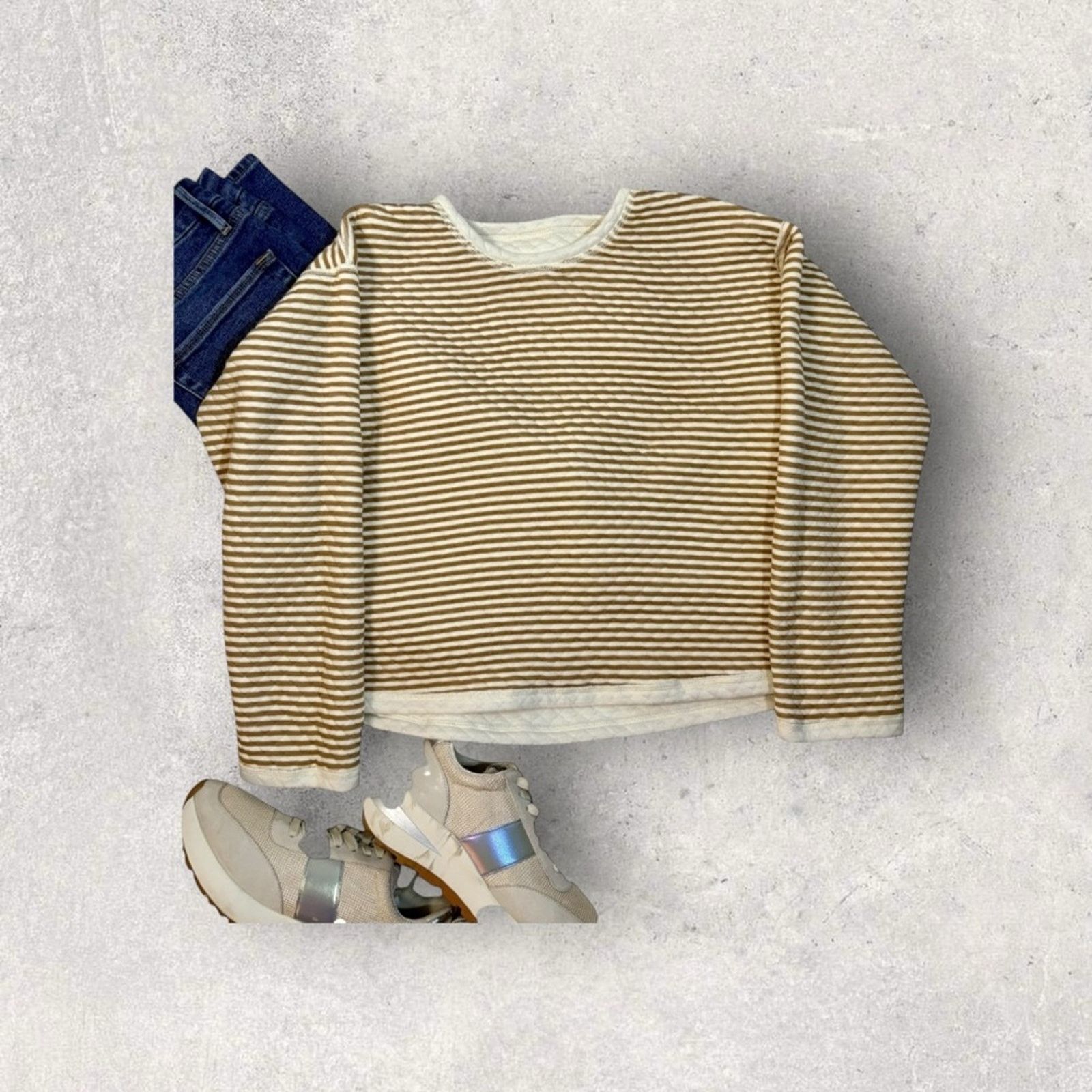 J.Crew J. Crew Cream Reversible Stripe Quilt Sweatshirt Knit Top Size S / US 4 / IT 40 - 4 Thumbnail