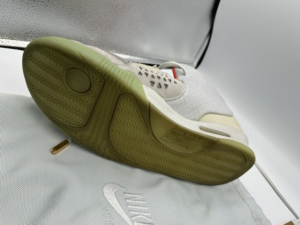 Kanye West × Nike Nike Air Yeezy 2 Platinum Size US 13 / EU 46 - 15 Thumbnail