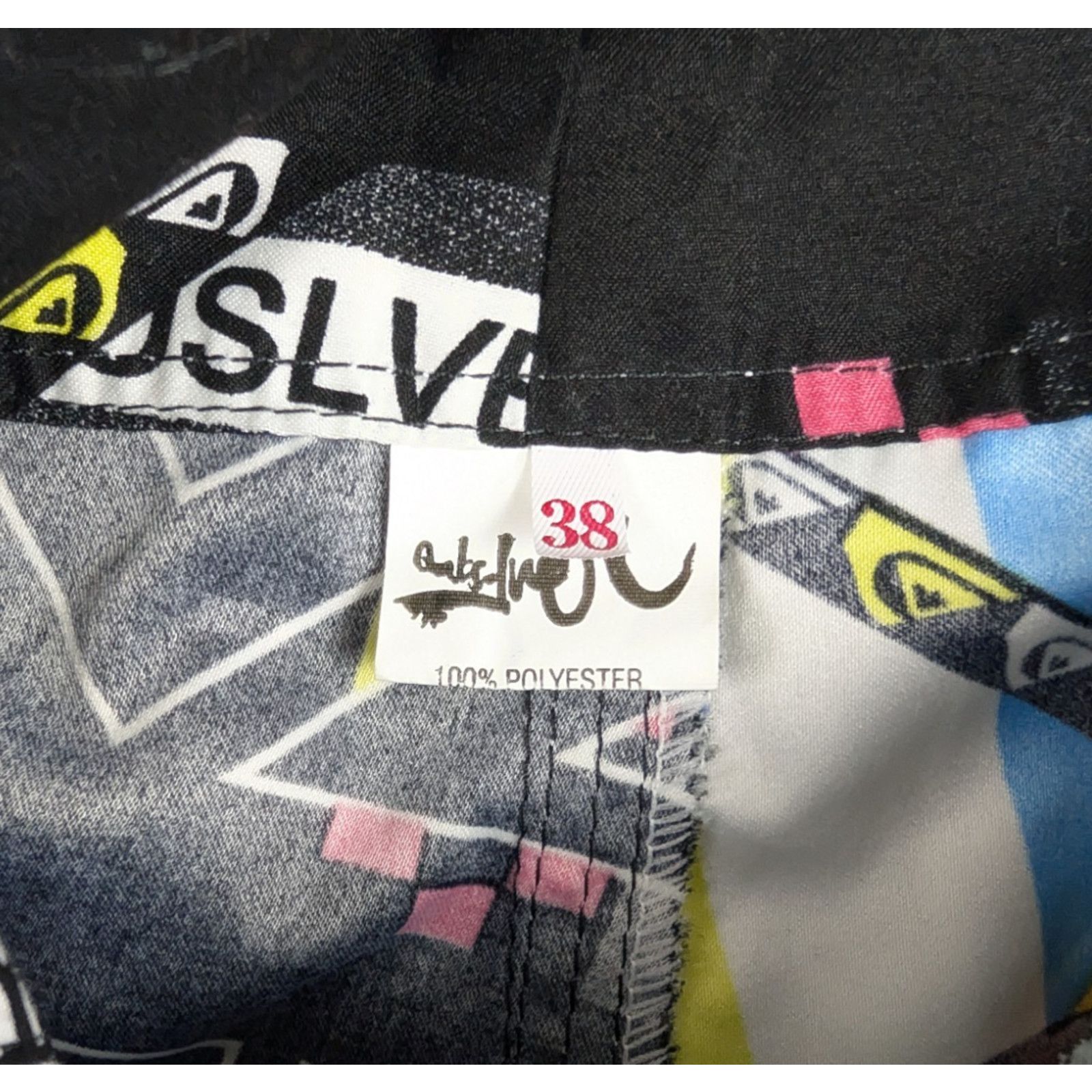 Quiksilver Vintage Quicksilver Y2K Board Shorts 38" Geo Print Qluslver Size US 38 / EU 54 - 9 Thumbnail