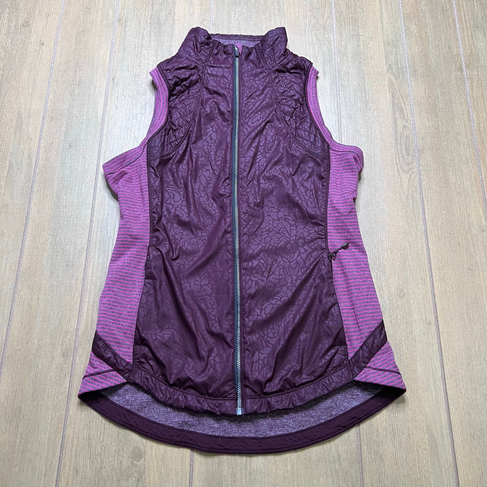 Lululemon Lululemon Rebel Runner Vest Petal Camo Embossed Bordeaux 8 Size M / US 6-8 / IT 42-44 - 2 Thumbnail