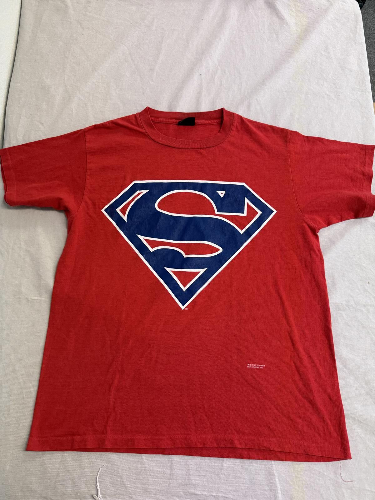 Changes VTG Superman S Chest Logo Red T-shirt Logo Tee 1997 L Size US L / EU 52-54 / 3 - 1 Thumbnail