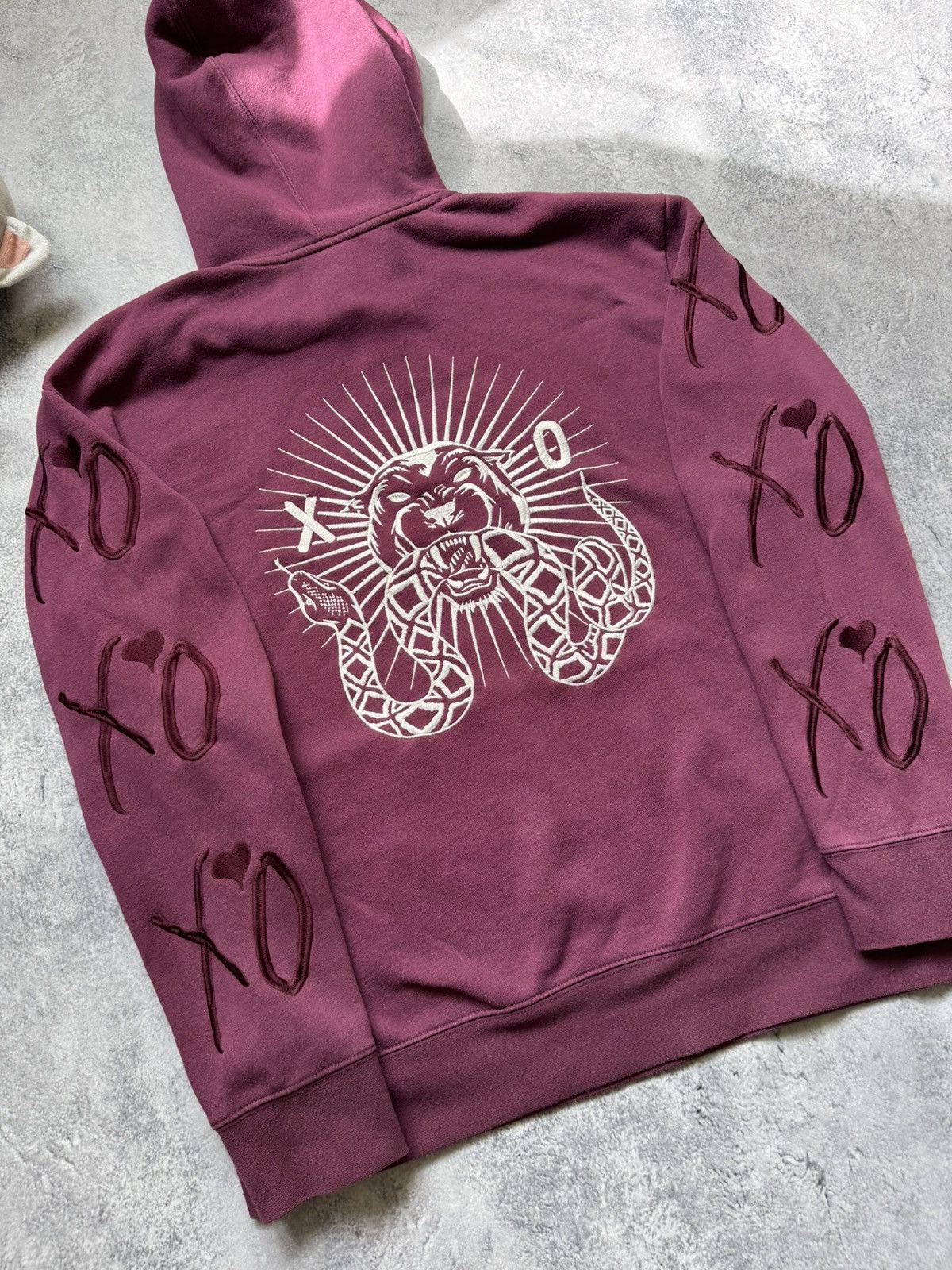 H&M Rare Y2K H&M The Weeknd XO Big Tiger Logo Hoodie Burgundy Size US L / EU 52-54 / 3 - 8 Thumbnail