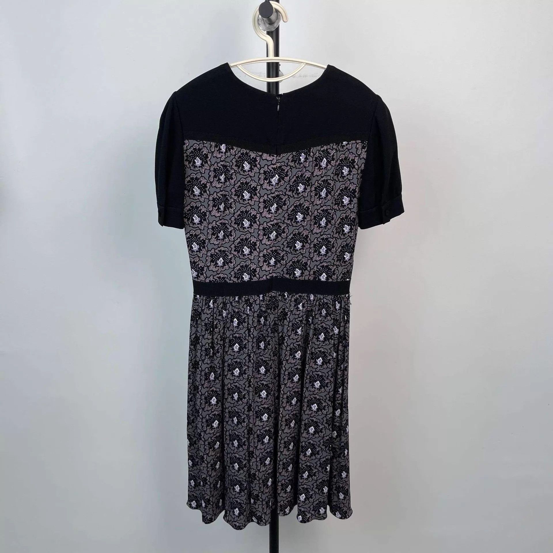 Prada Prada Black Colorblock Crew Neck Short-Sleeve Dress 38 Size XS / US 0-2 / IT 36-38 - 2 Thumbnail