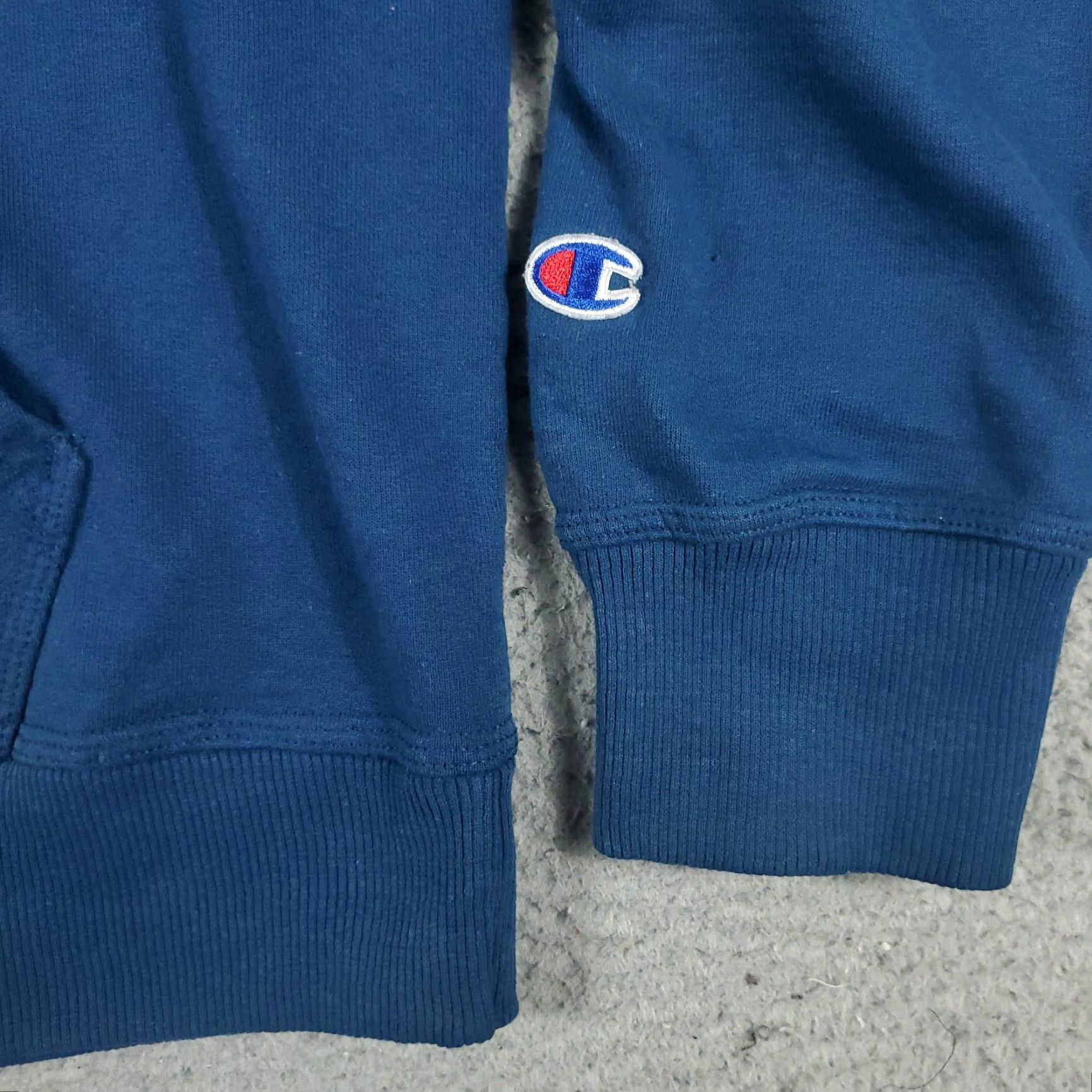 Champion VINTAGE Champion Hoodie Pullover Men Large Blue Casual Crewneck Sweatshirt Sports Fall Winter Size US L / EU 52-54 / 3 - 5 Thumbnail