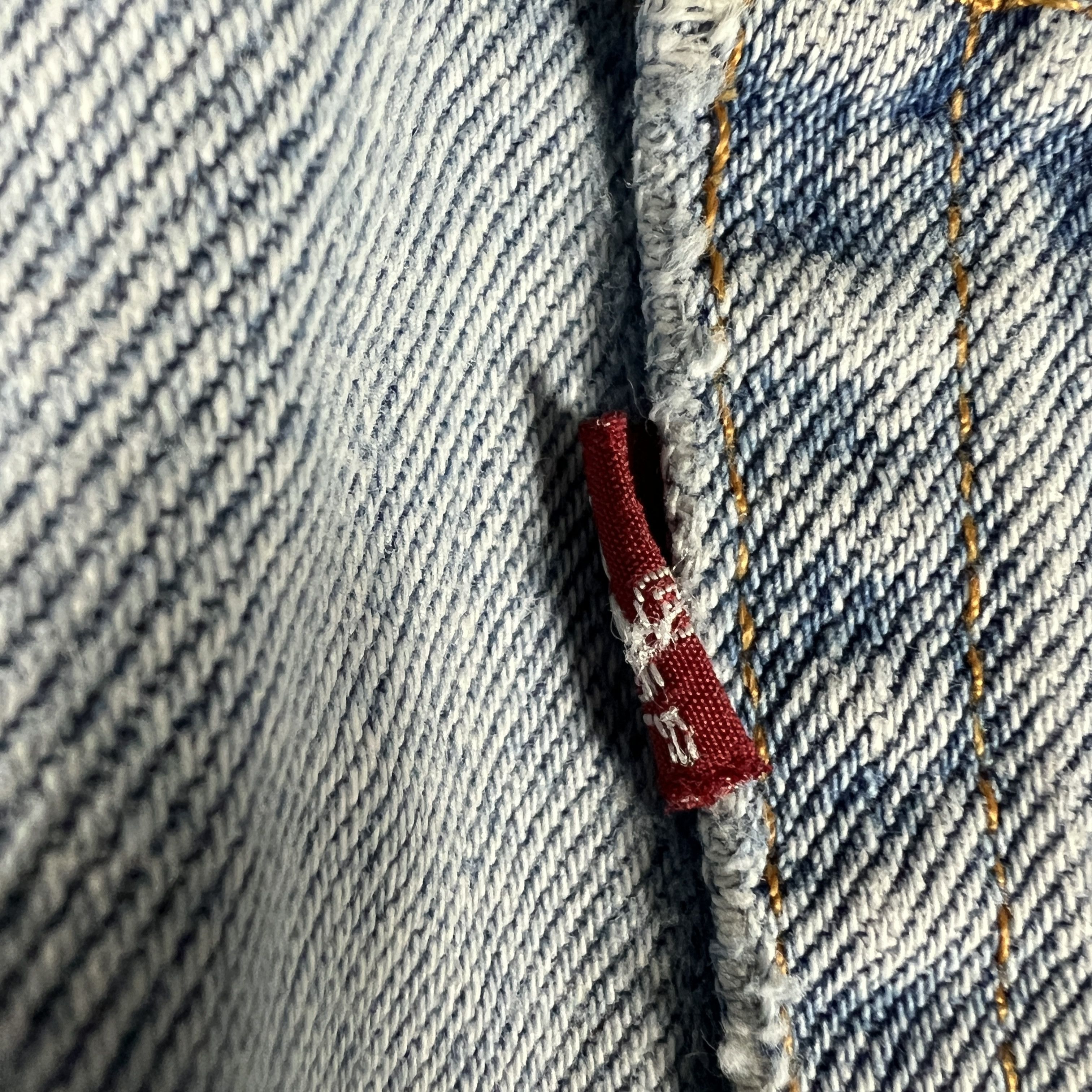 Levi's × Vintage Y2K Levi's Jeans 550 Relaxed Light Blue Faded Cotton Denim Size US 35 - 14 Thumbnail
