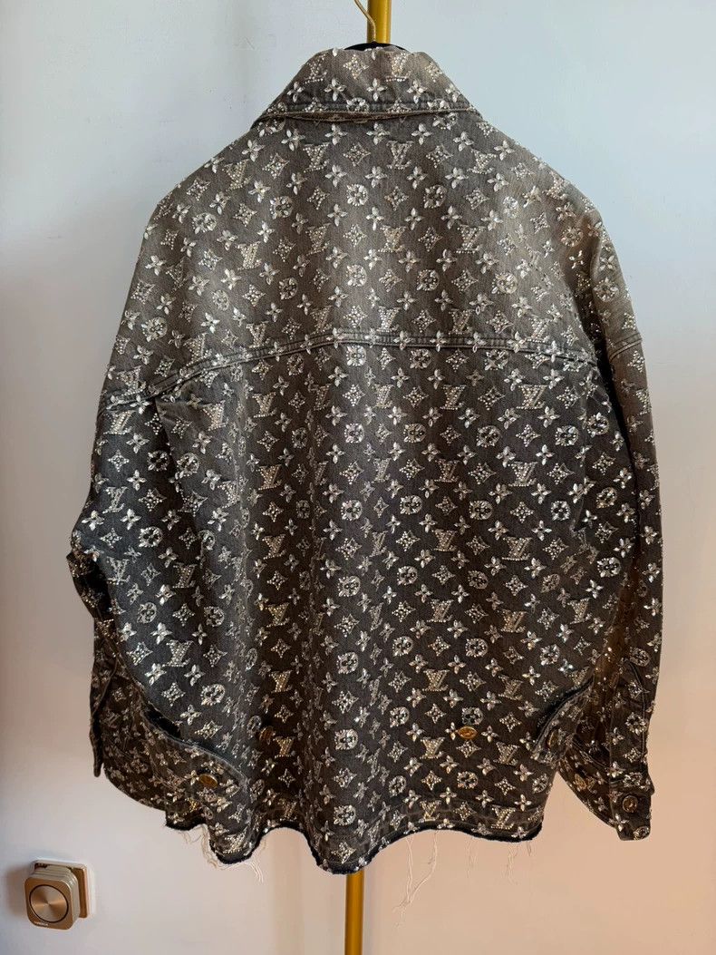 Louis Vuitton Louis VuittonDenim jacket full of diamonds and logo jacket Size US S / EU 44-46 / 1 - 2 Thumbnail