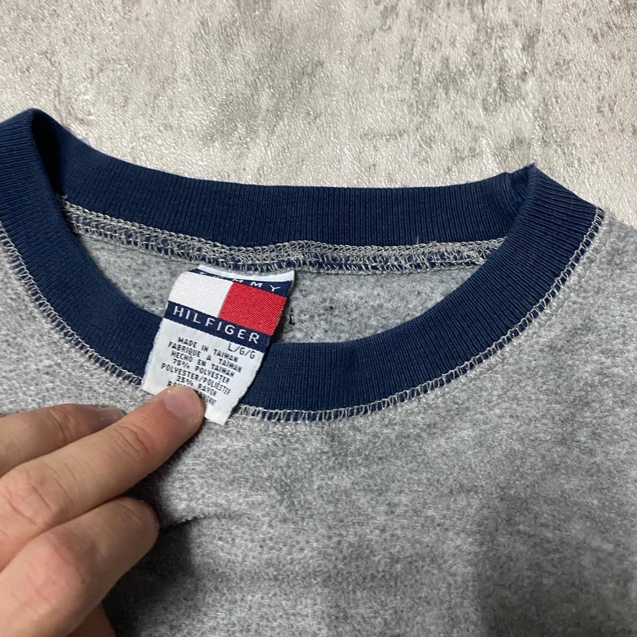 Tommy Hilfiger Grey Tommy Hilfiger sweatshirt with navy blue trim Size US L / EU 52-54 / 3 - 3 Thumbnail