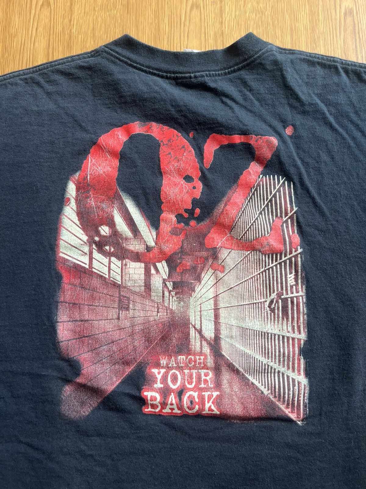 Vintage Vintage OZ Watch Your Back HBO Tv 1998’-2003’s Tshirt Size US XL / EU 56 / 4 - 9 Thumbnail