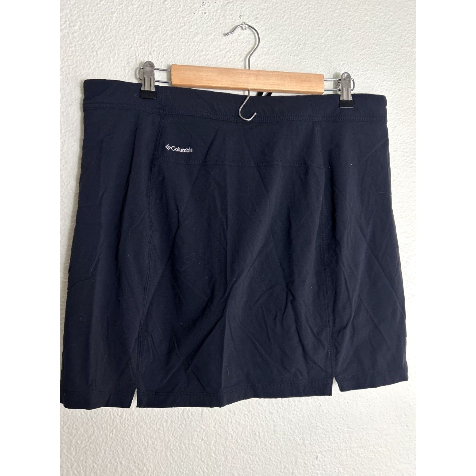 Vintage Columbia Skort Womens 12/44 Black Omni Shield Activewear Athletic Skort 36x17.5 Size 34" / US 12 / IT 48 - 6 Thumbnail