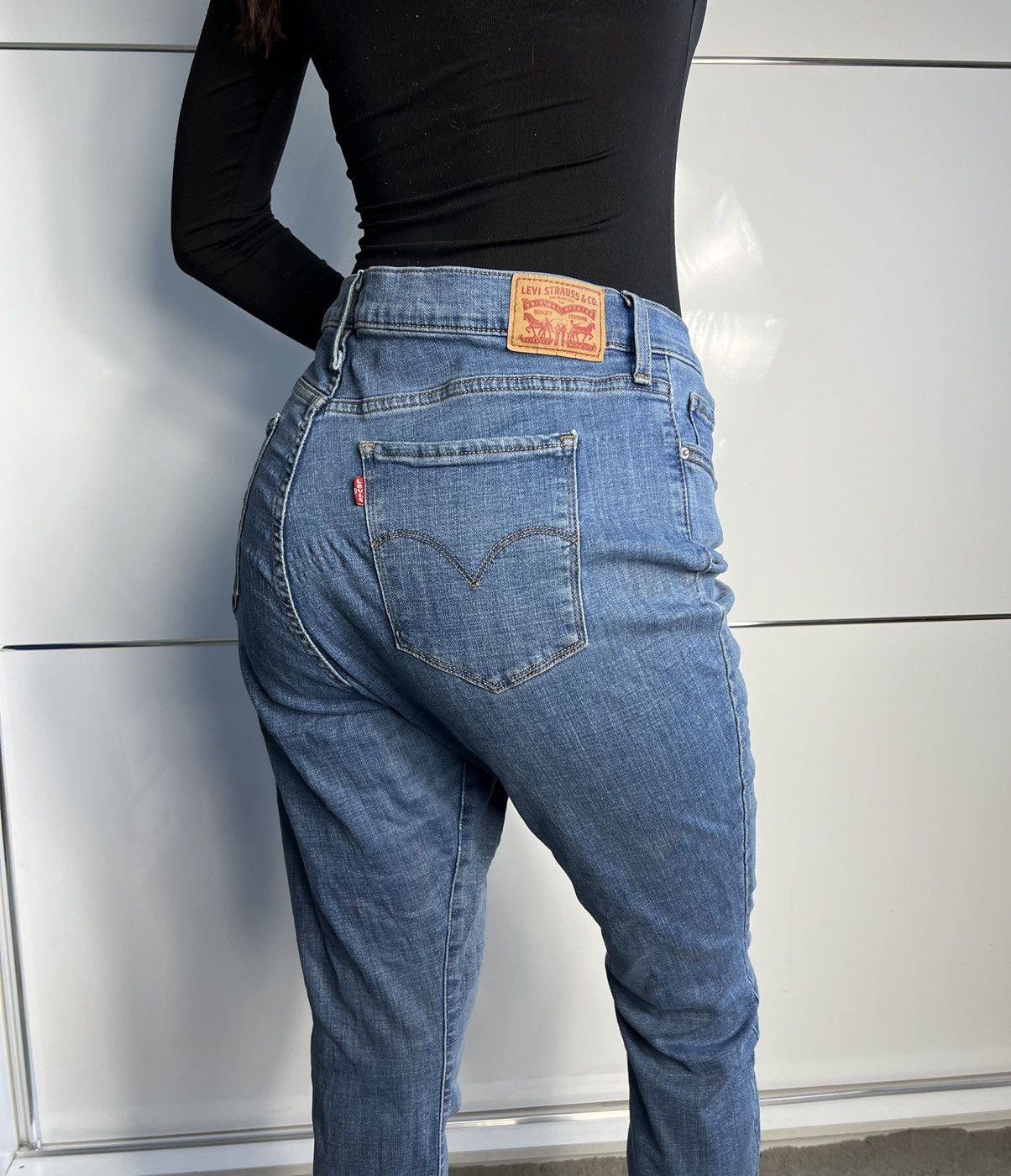 Levi's Pants Levi’s 314 Shaping Straight Jeans Women Size 33" - 1 Thumbnail