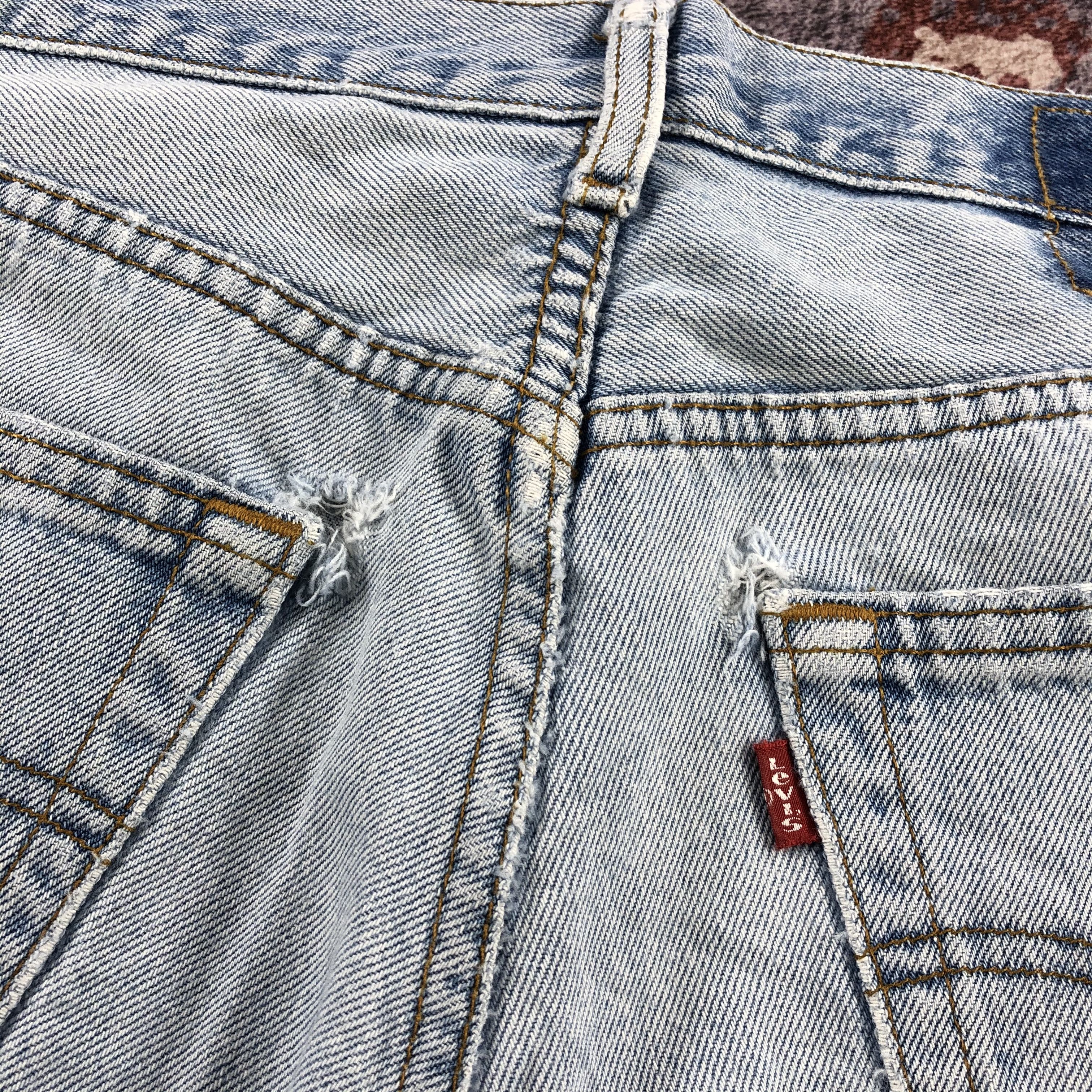 Levi's 90s Vintage Light Wash Levis 501 Jeans-JM2536 Size US 33 - 6 Thumbnail