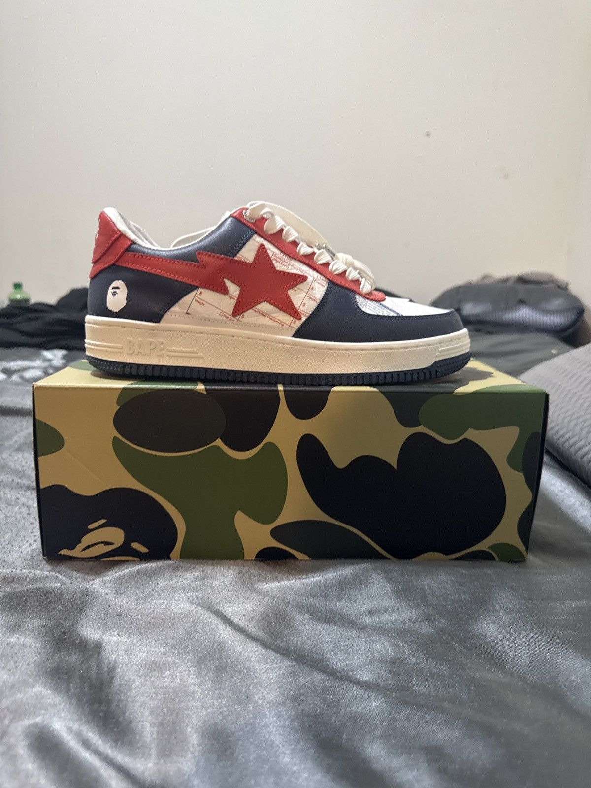 Bape USPS x Bapesta 'Priority Mail Express Label' Size US 10 / EU 43 - 1 Thumbnail