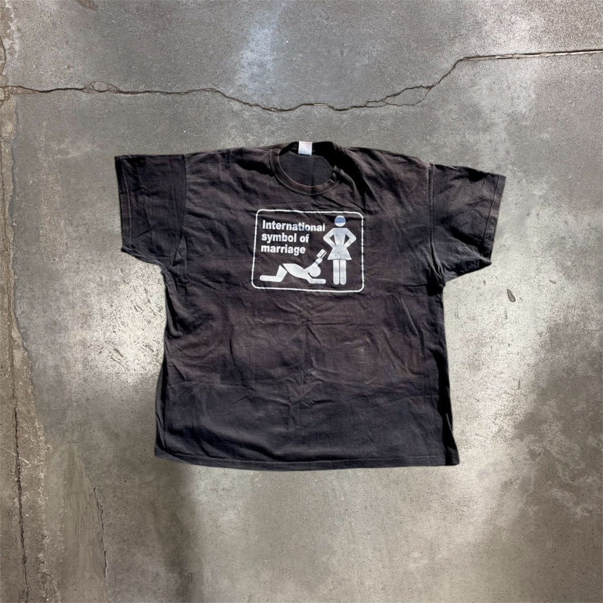 Vintage Vintage Y2K Graphic Tee International Symbol Marriage Skate Size US XL / EU 56 / 4 - 1 Thumbnail